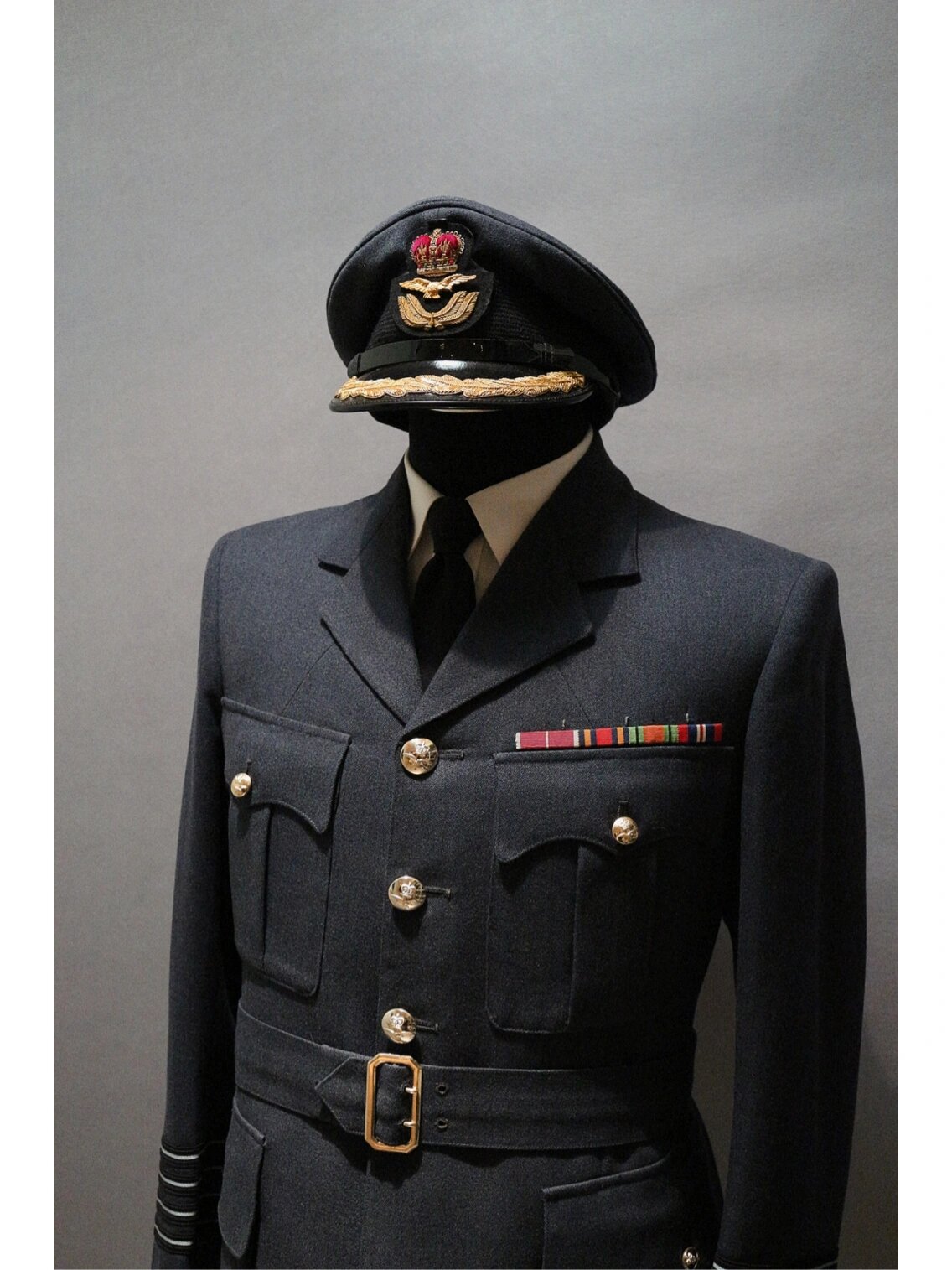 收藏鉴赏④ 英国皇家空军军官常服