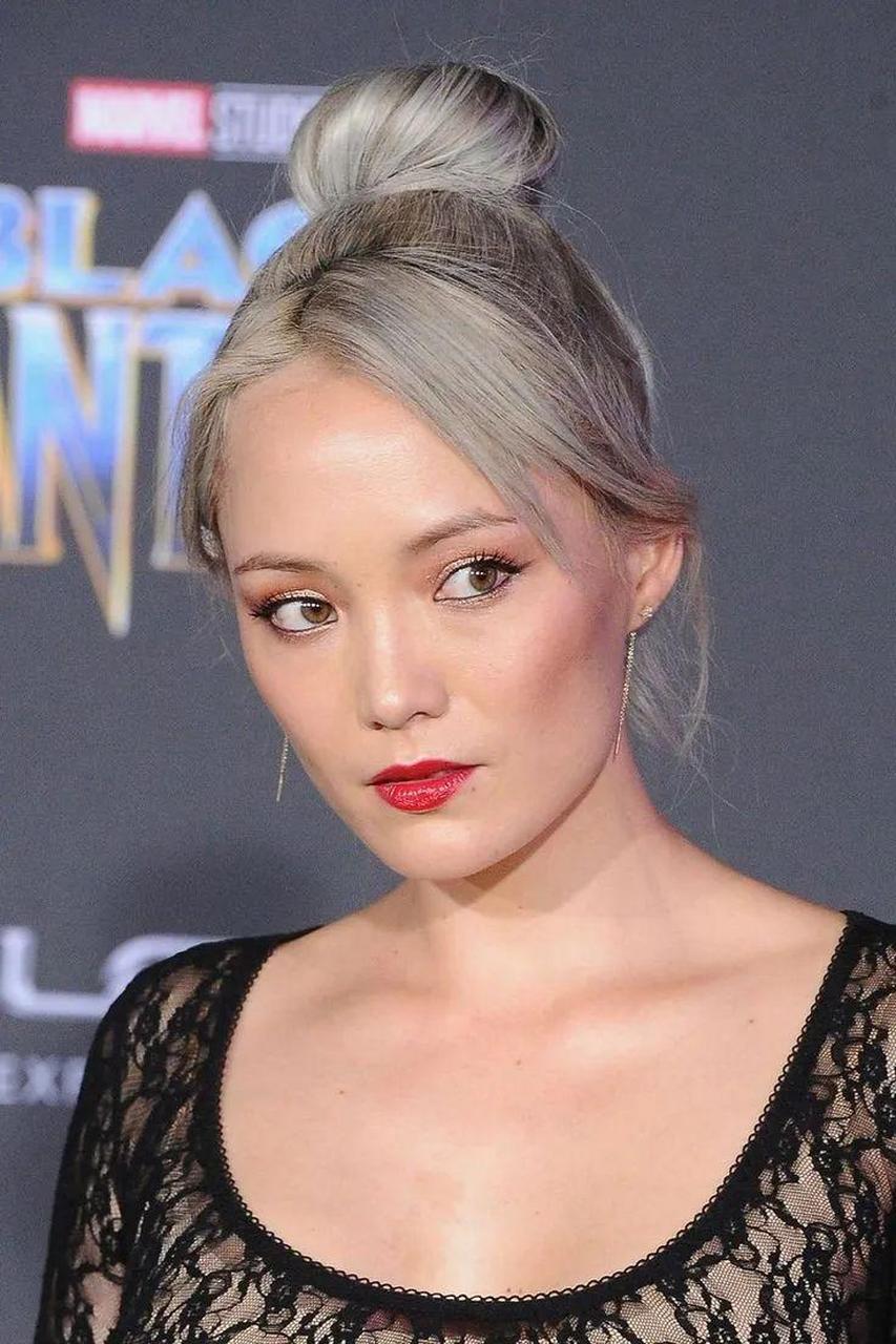 今年37岁的 pom klementieff(庞·克莱门捷夫)是一位法国韩国混血的