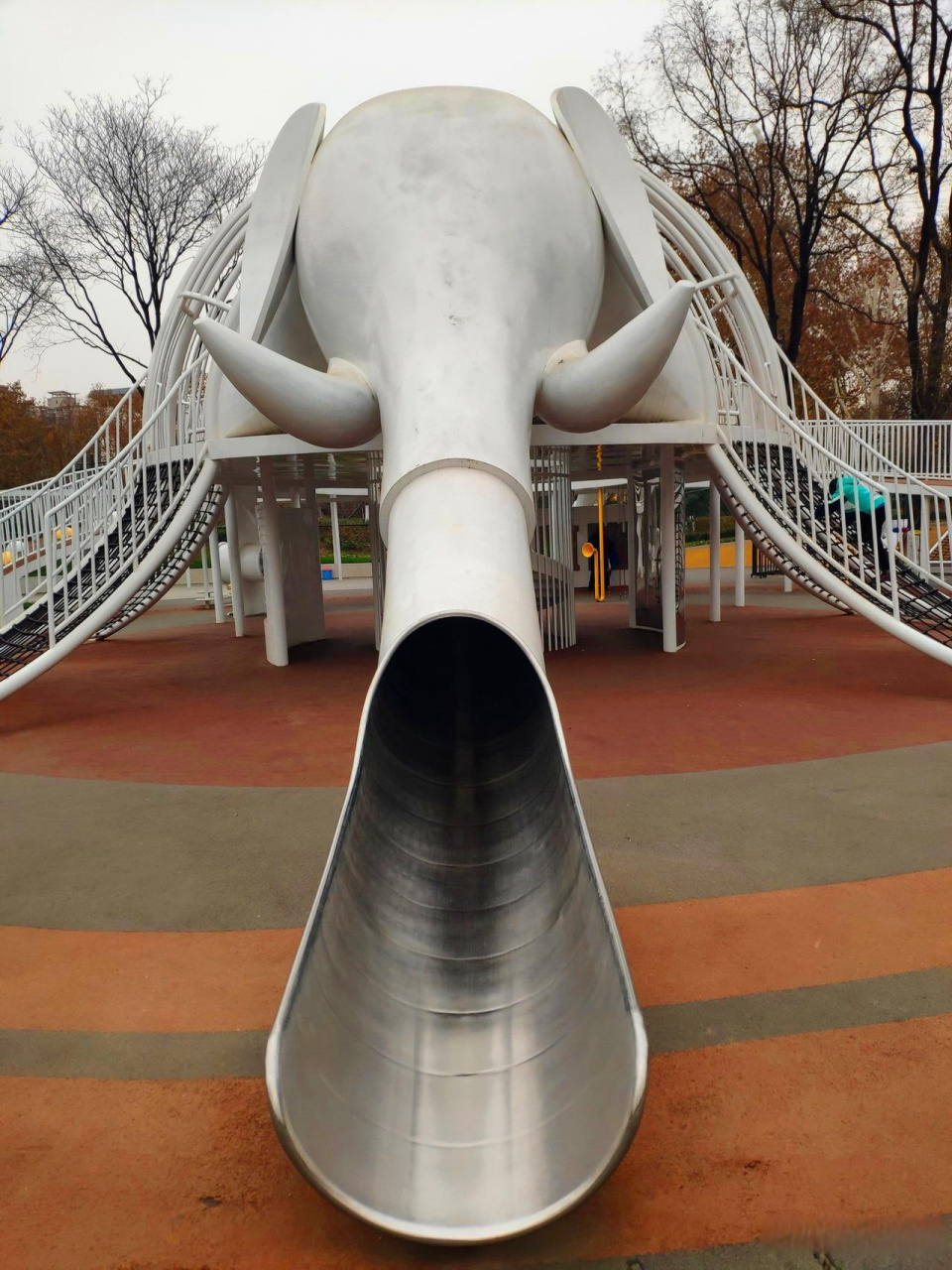 兴庆公园与大象的不解之缘,新版的大象滑梯实拍,简直成了"象群"