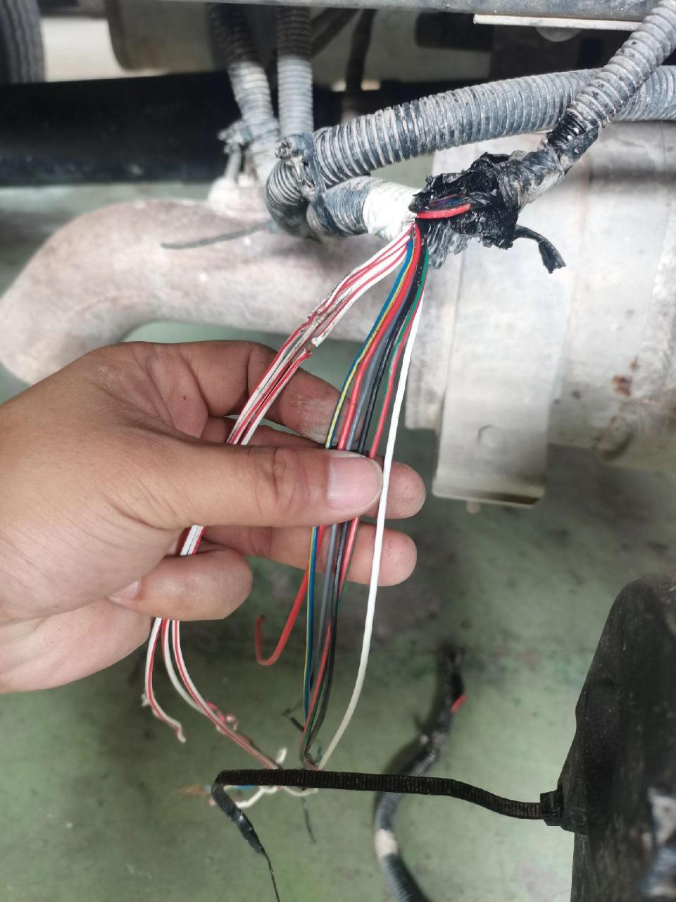 江铃顺达国六处理尿素泵线路