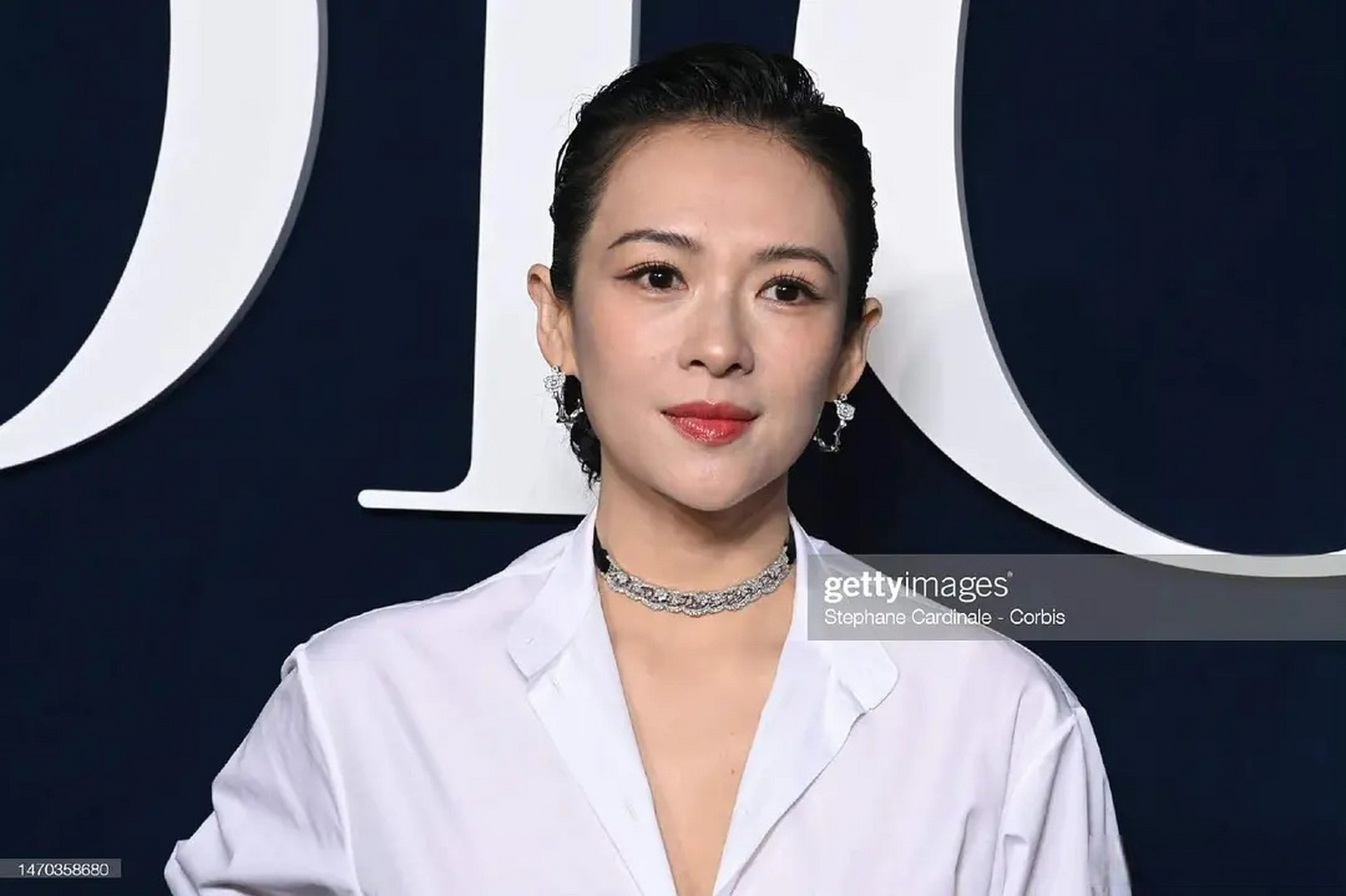 章子怡外网生图,脸型好绝,太抗老了