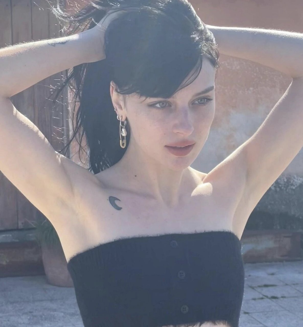 颓废厌世感欧美女头 来源ins 是罗马宝贝的女主之一哦!