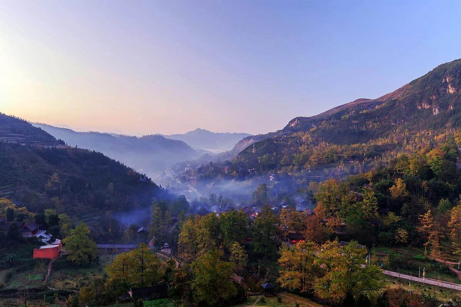 人间满目皆清欢 妥乐古银杏风景区, 位于贵州六盘水市盘州市妥乐村
