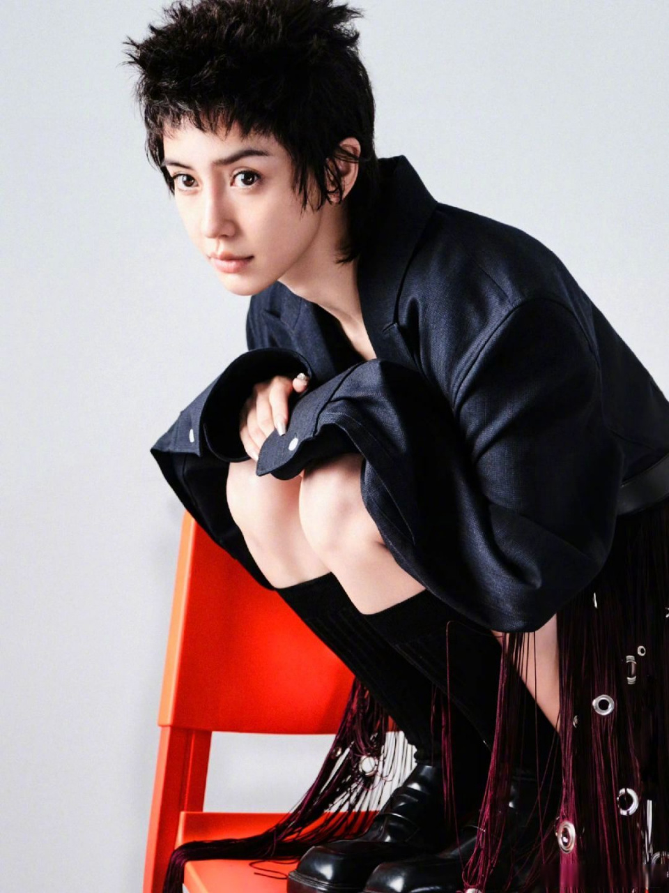 angelababy中性刺猬头个性倒是挺个性的,就是这个发型是真报看啊