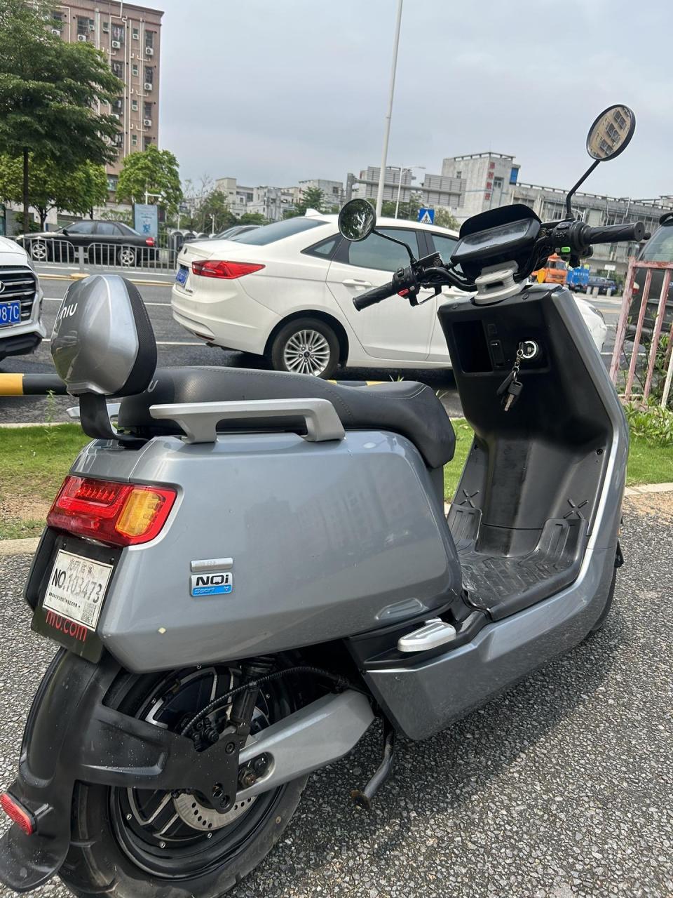 小牛睿世nqi动力版大屏幕,电池评分93,一键启动,app过户定位正常,原厂