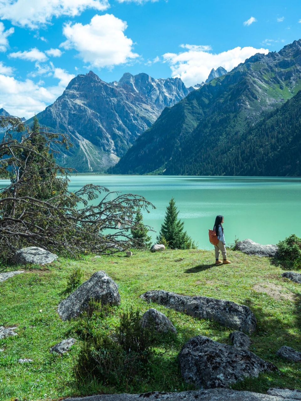 7215 玉隆拉措,(又叫新路海)位于四川甘孜州德格县马尼干戈镇