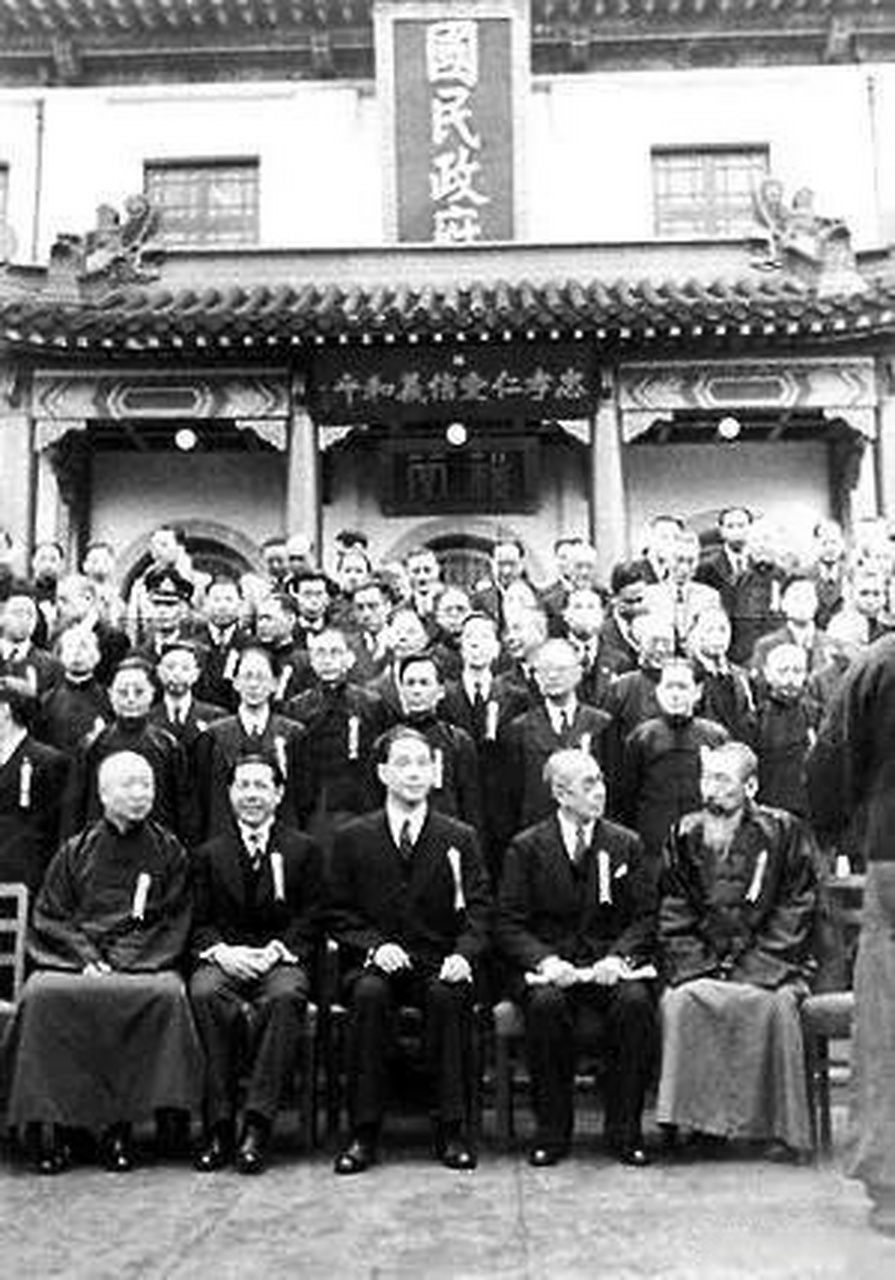 1932年,一二八抗战之后,周佛海住在南京西流湾8号,建造了一幢豪华佛