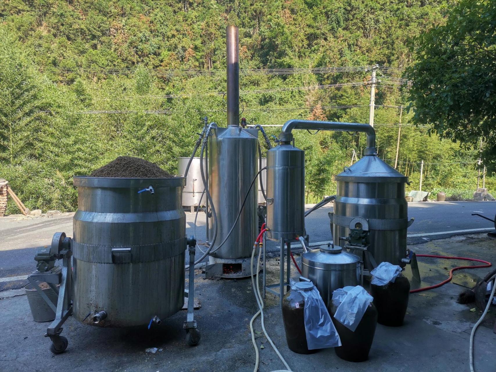 酿酒设备更新7815 2023年之前,我家纯粮酒都是用传统木甑酿造