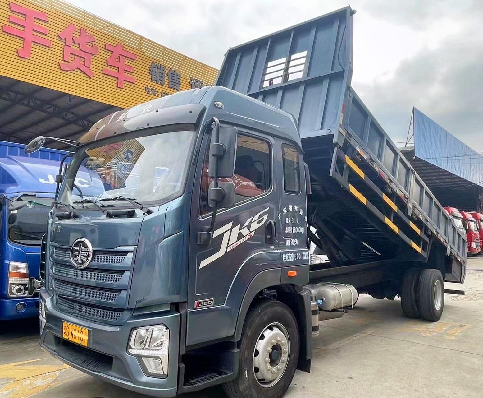 6米8平板自卸车.