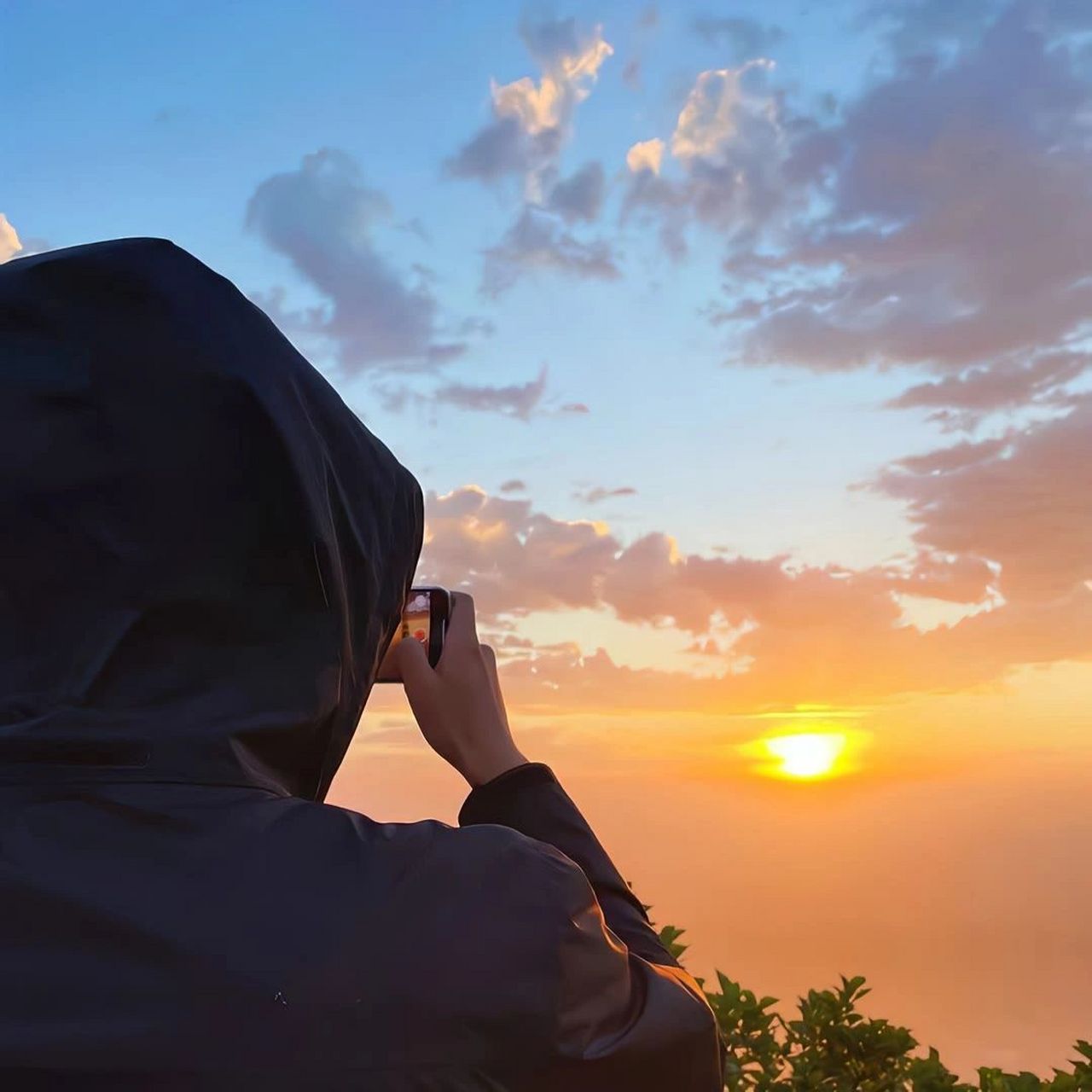 孤独感瞬间爆棚的头像 孤独,走的远远的,我一个人去流浪( 0761︵