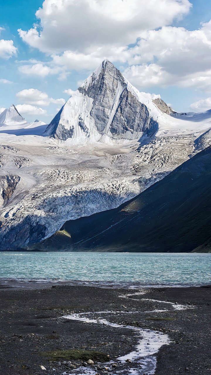 萨普神山72152023年11月1日封闭 家人们,一个缺氧而不缺信仰的