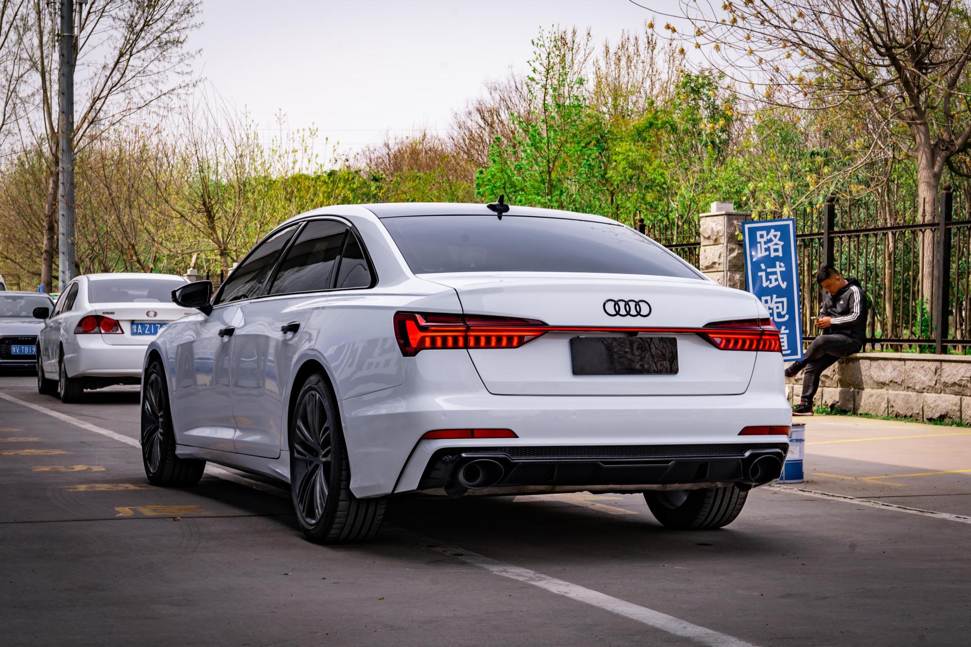 奥迪a6l mtm运动套件 ax珍珠白.