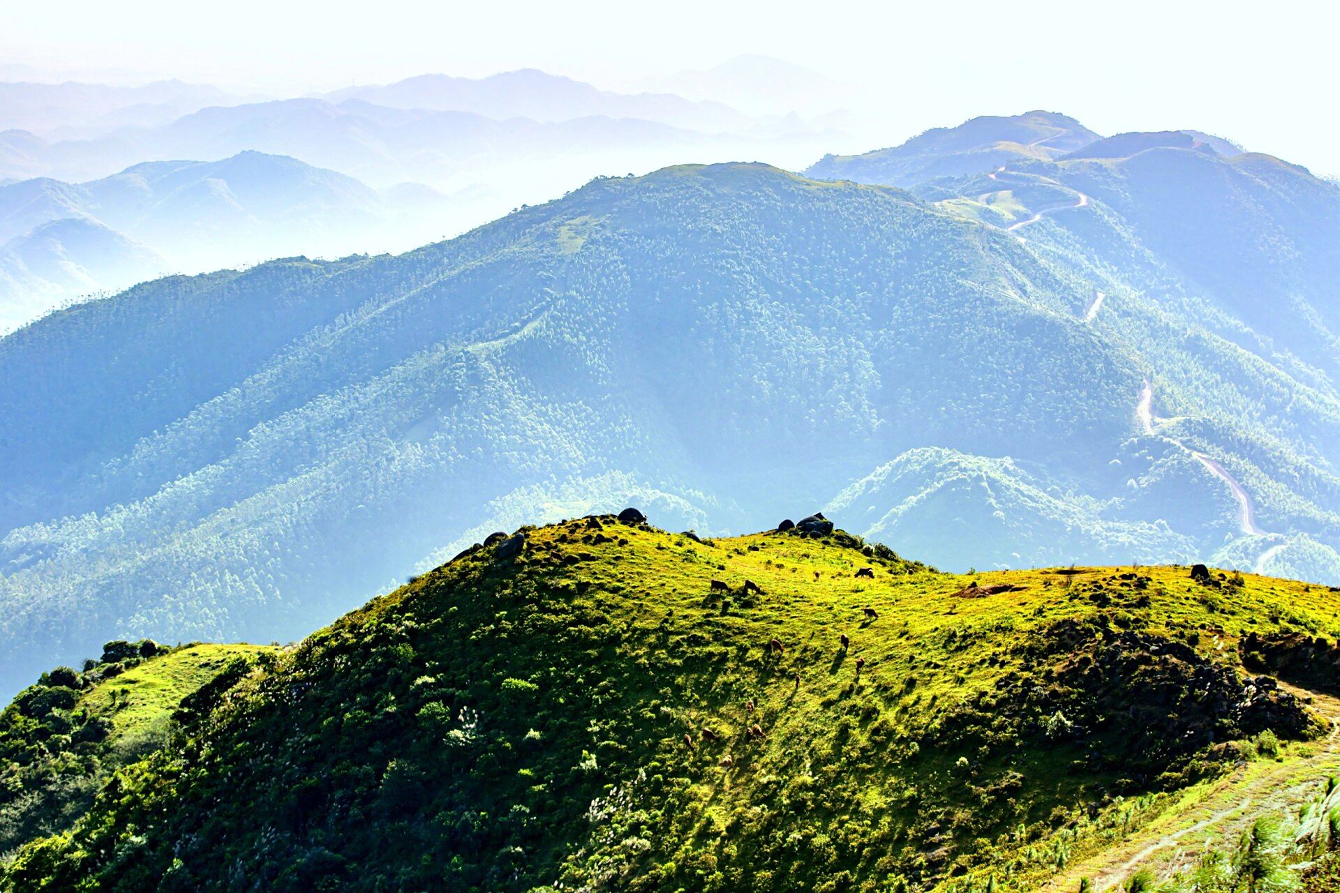 云飞嶂打卡记 云飞嶂,山岭风景区,坐落在广西壮族自治区玉林市博白县