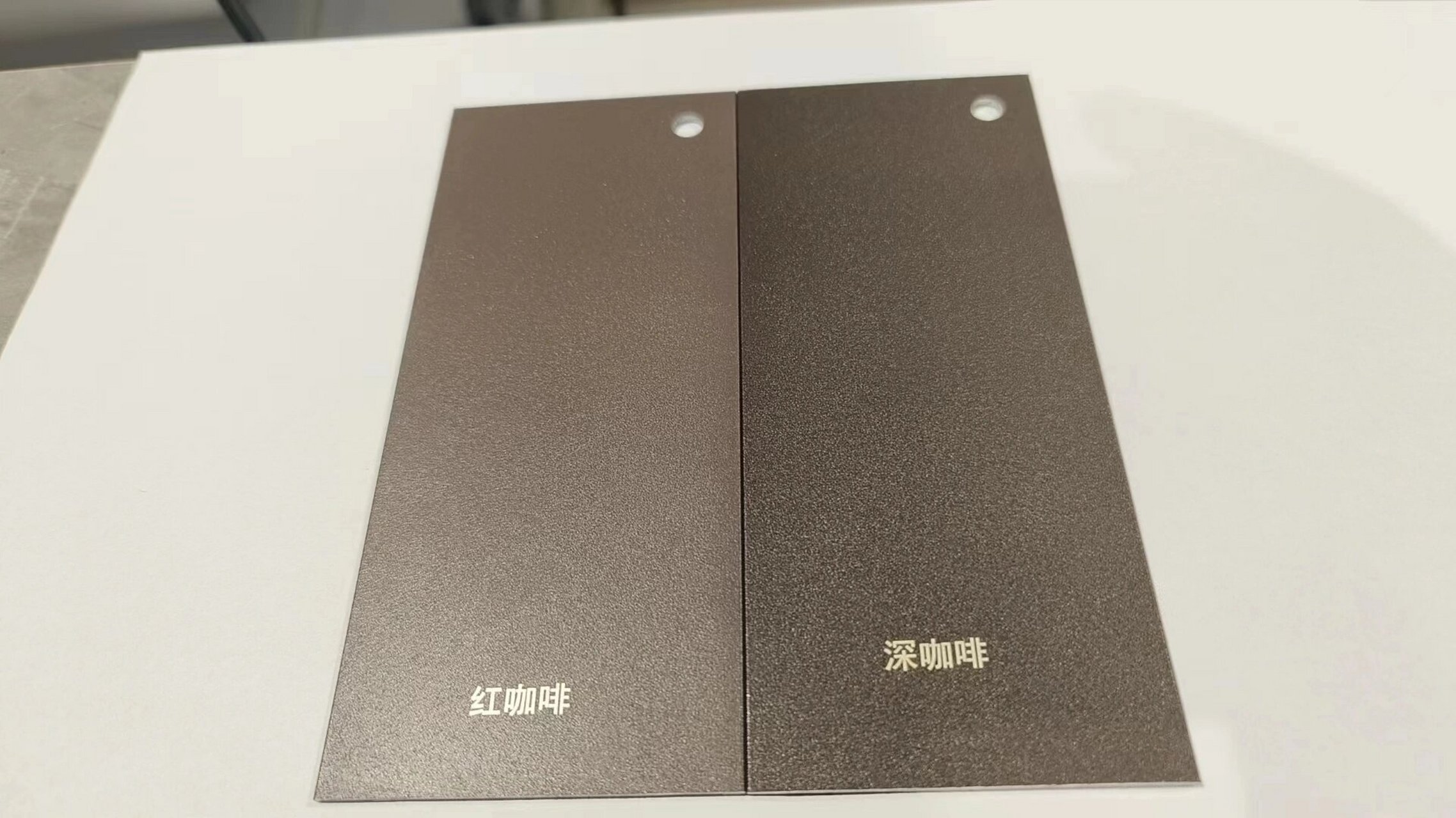 95今天给大家分享我们的热卖断桥铝色号卡.全部98滤镜实拍.