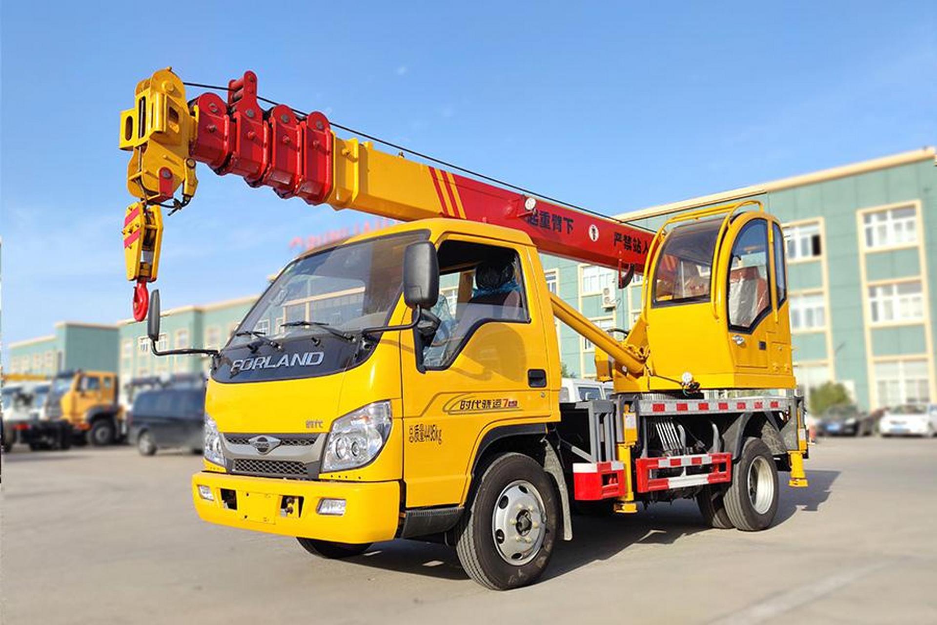福田骁运5吨(国六)汽车吊 最大起重量5000kg,卷扬5t,吊臂4.