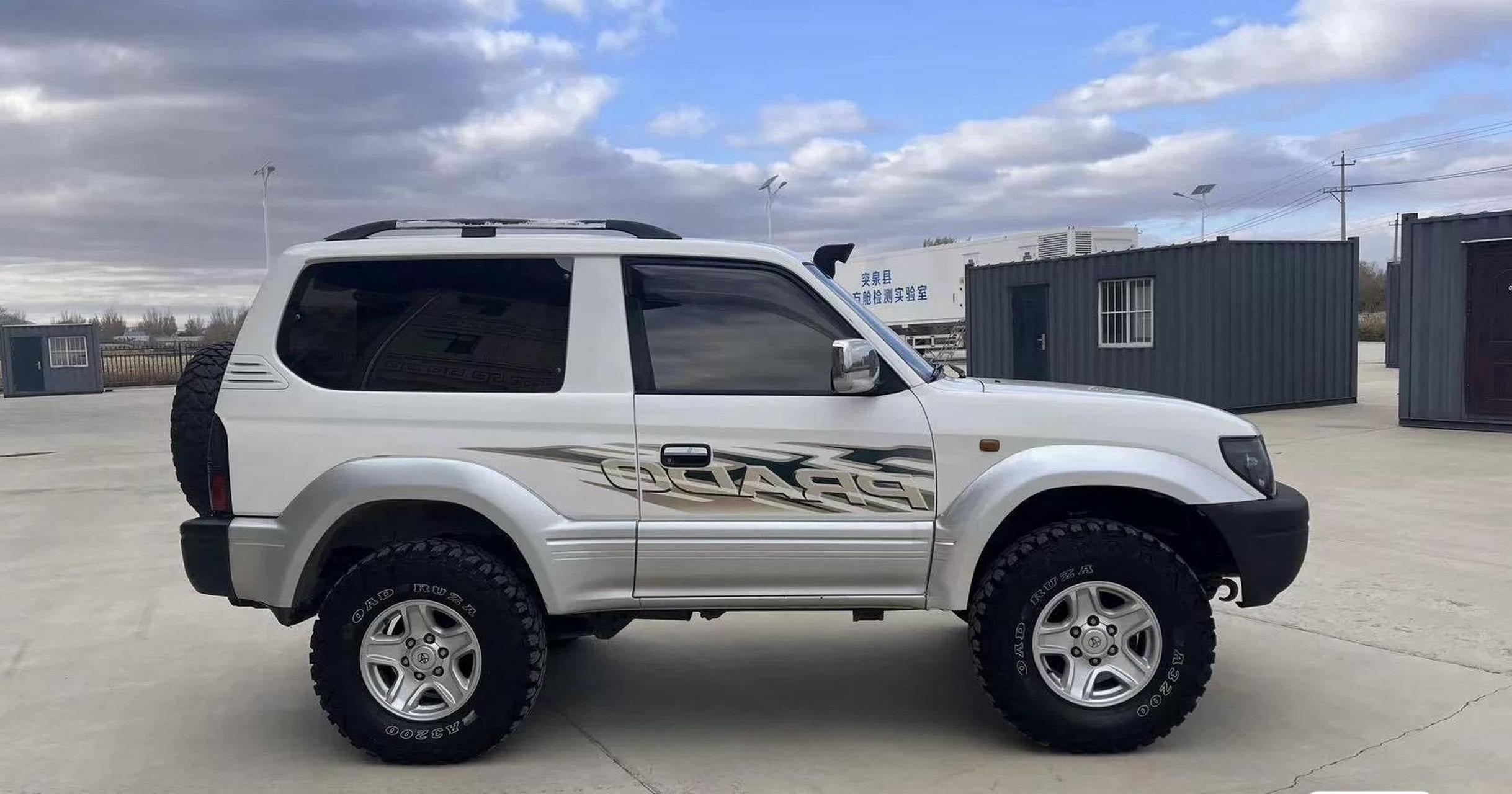 难得一见的三门版丰田lc90