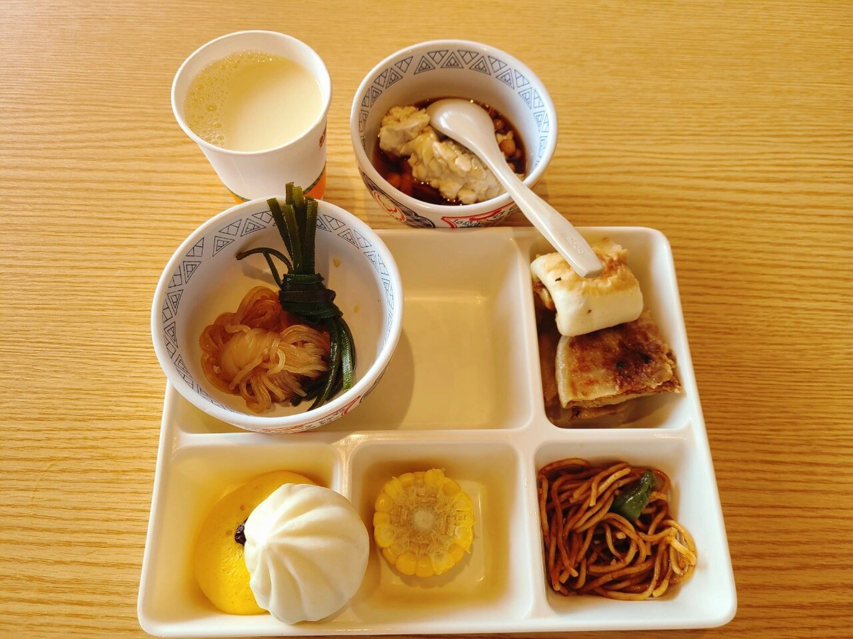 吉野家15元自助早餐 先说明,会员价15,非会员18.