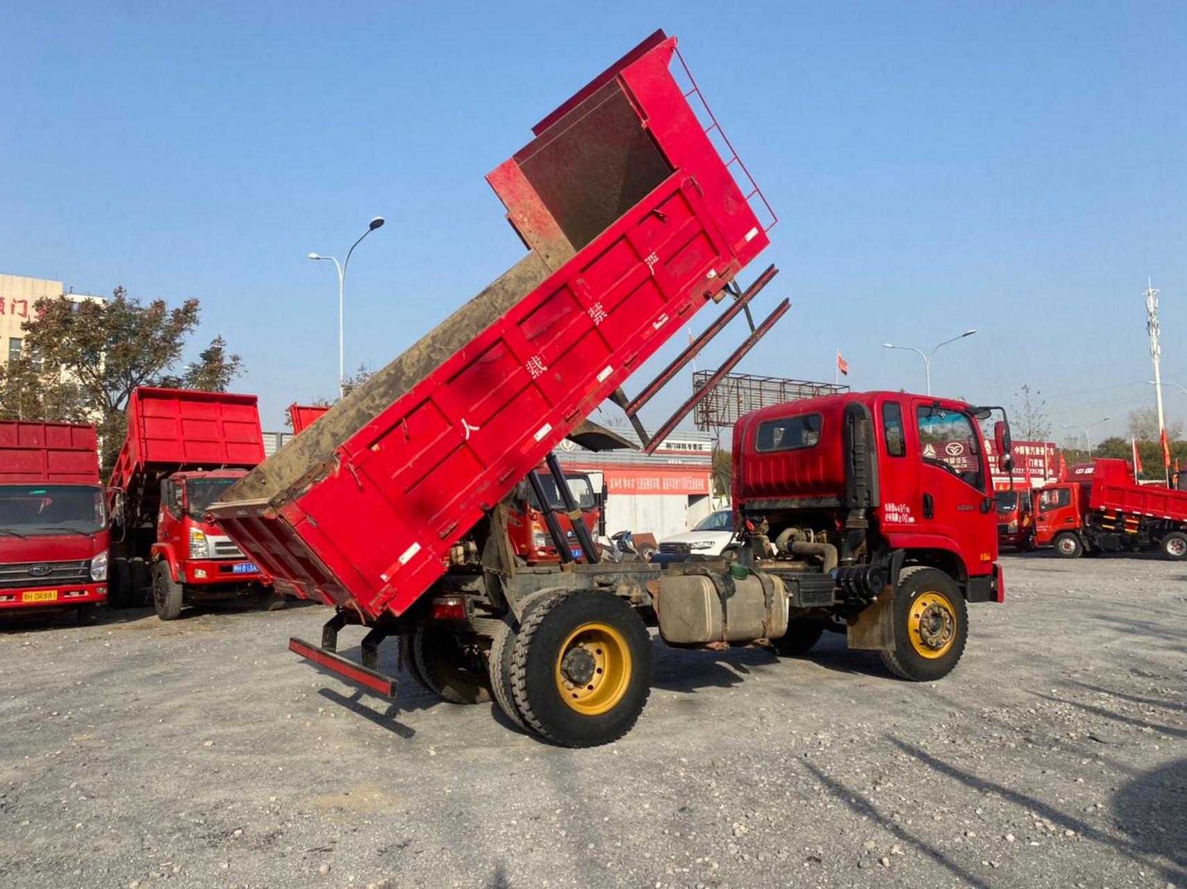 蓝牌个人户2019年国五4米2自卸车.