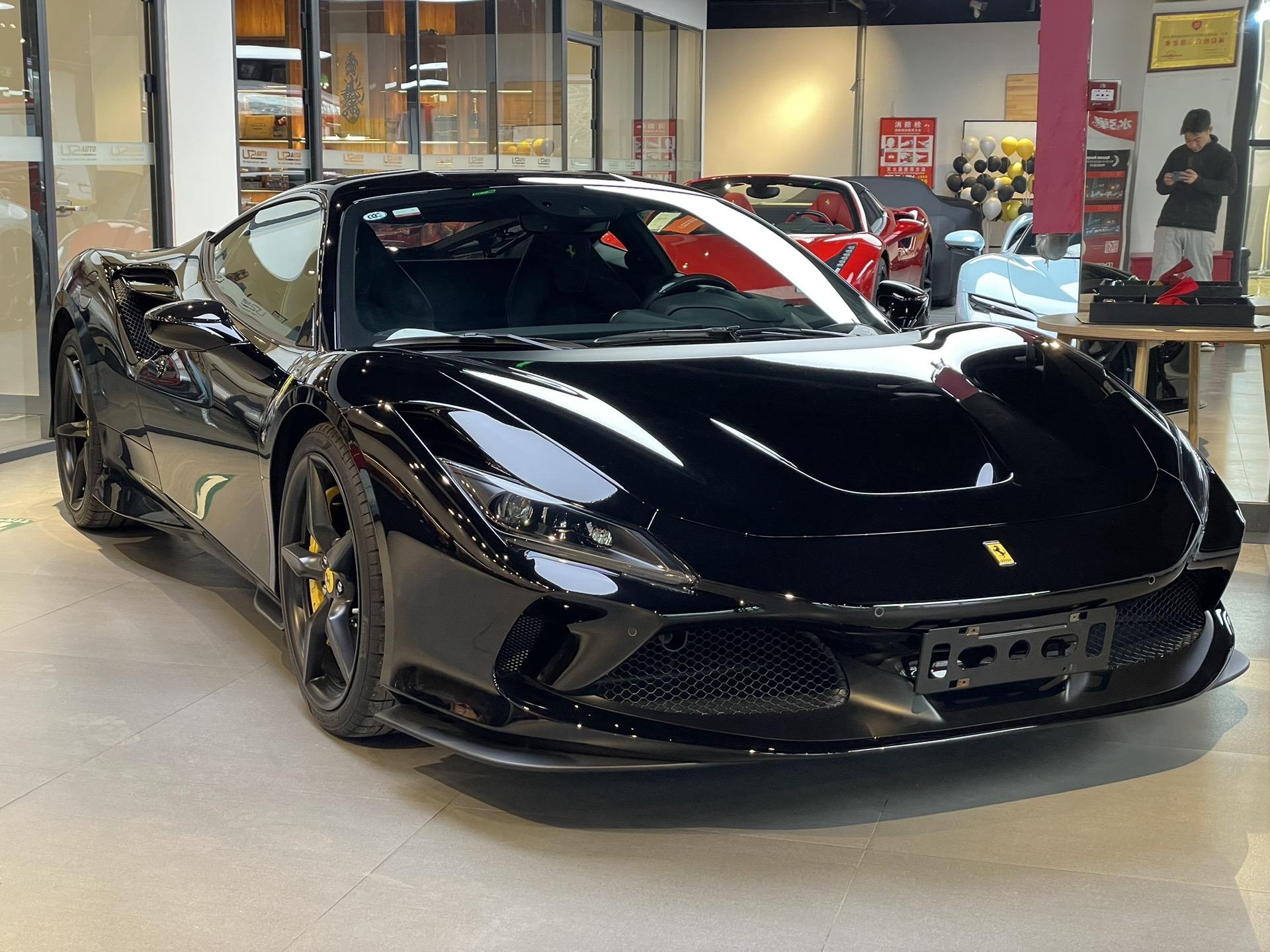 法拉利f8黑武士配色