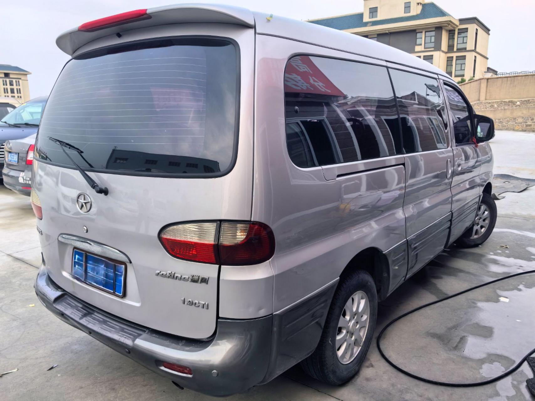 9t 8座 八座  柴油面包车 柴油商务车 柴油瑞风 瑞风柴油1.9t