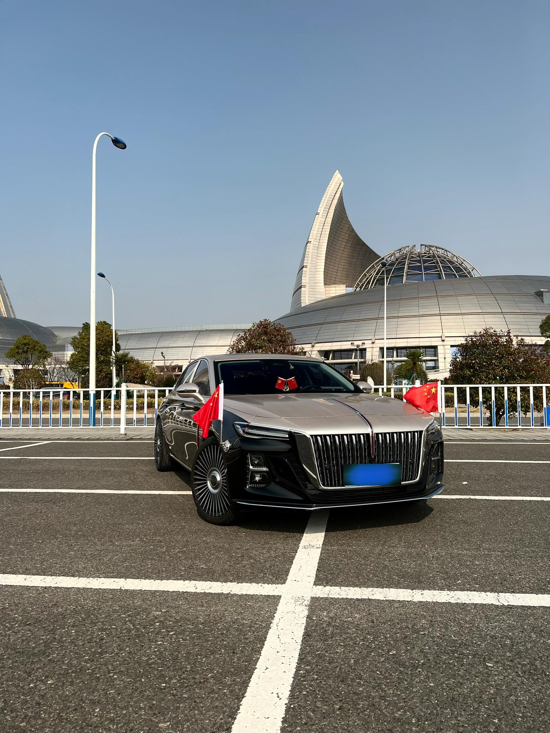 年轻人的第一台100万以上b级车