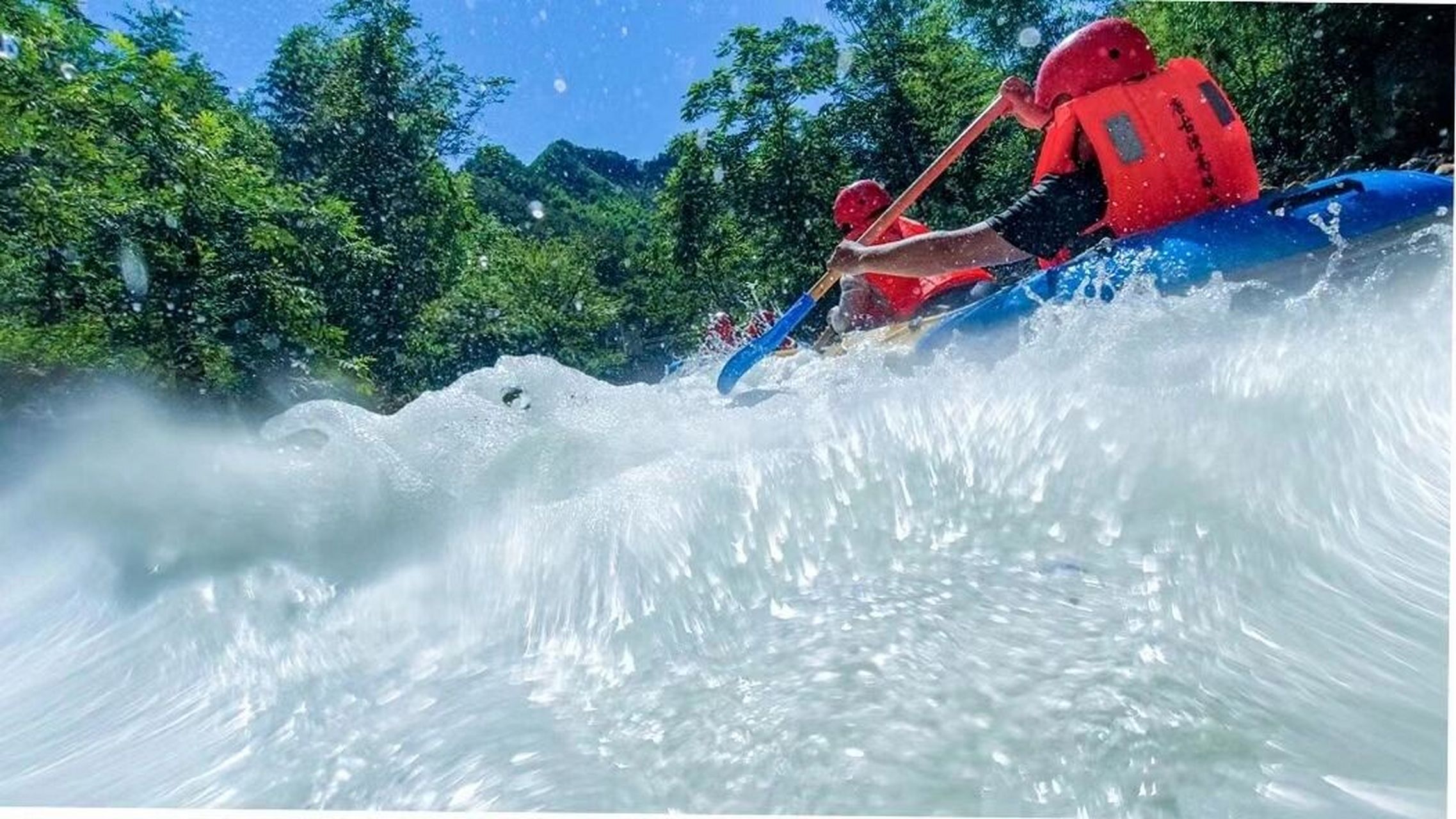 图1-10唐古湾漂流 唐古湾高峡飞舟漂流 位于安徽省宁国市万家乡大龙村