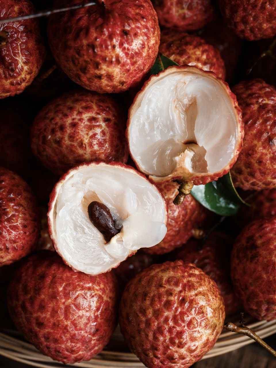 2018年拍的荔枝 2018年我的朋友天阳寄来南方的荔枝,特意叮嘱发货时留