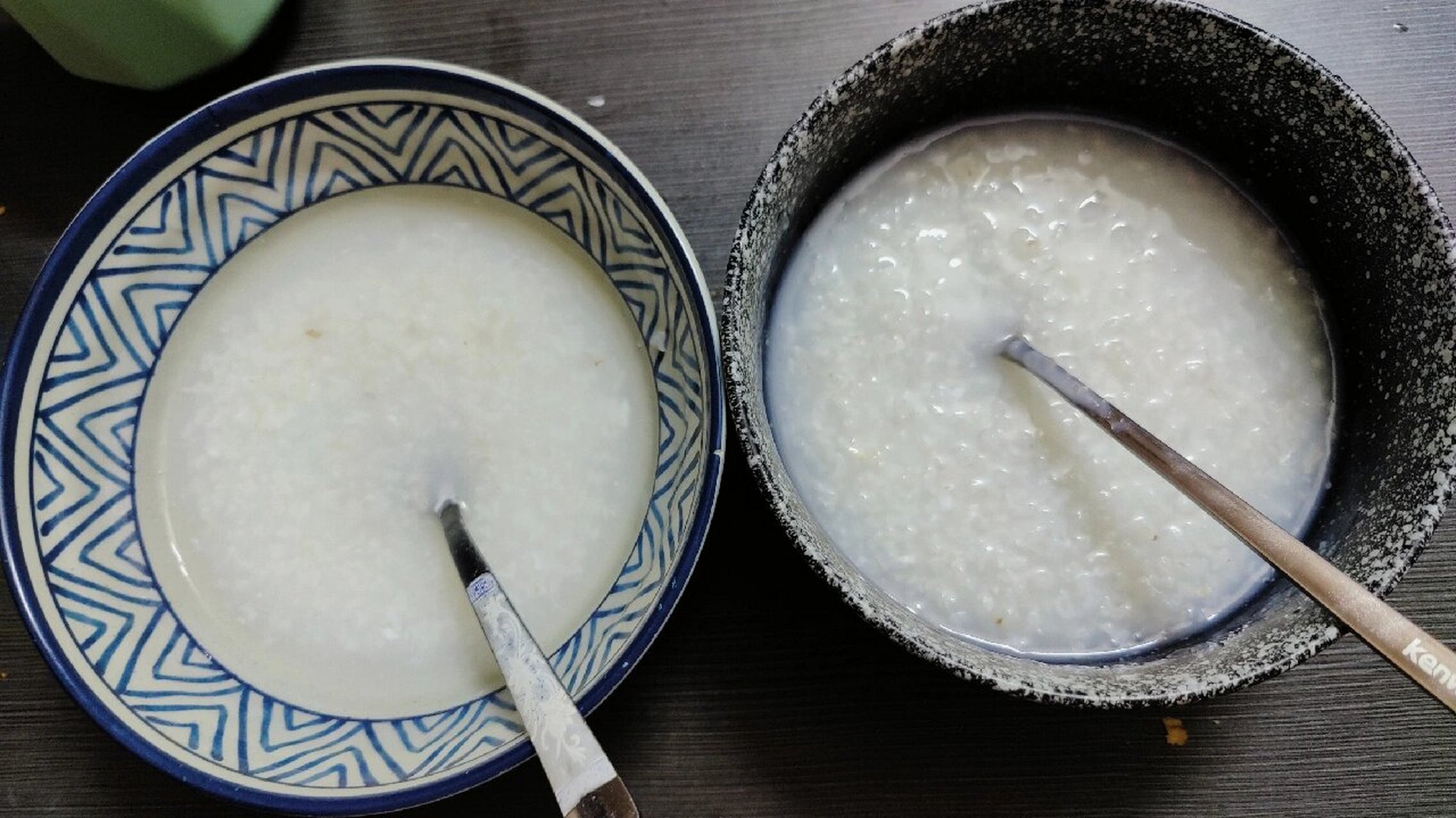 顺德金榜牛乳吃法 看到好多人推荐牛乳配白粥,今天煮了点白粥试了下