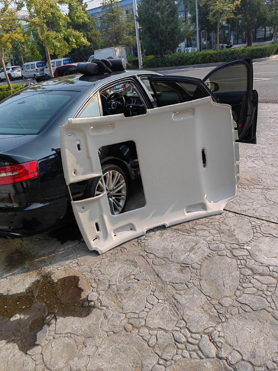 又一辆奥迪a6,换顶棚布,粉丝们看效果,原新车一样.