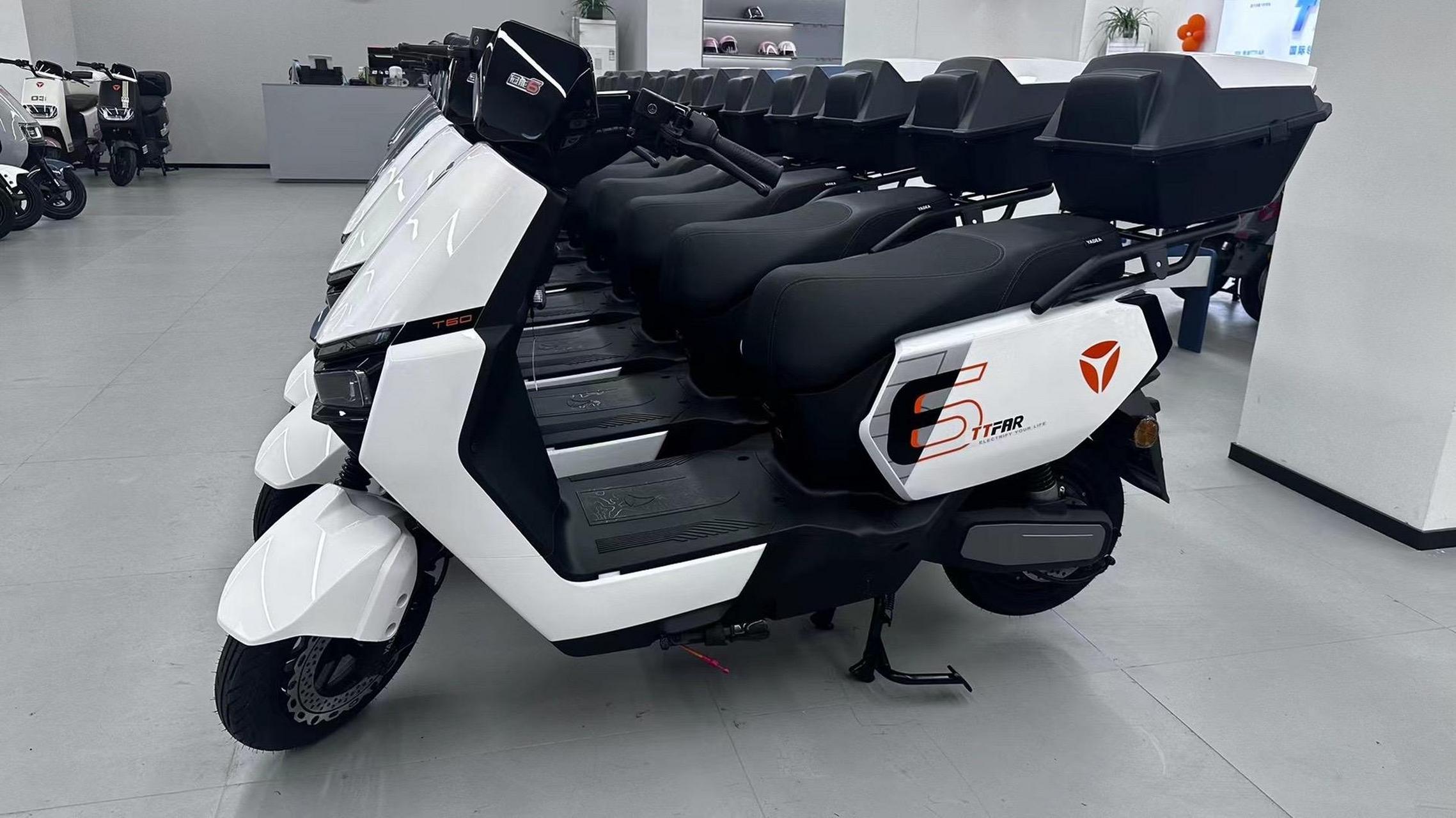 雅迪冠能6代  t60 -d 919191全新升级的雅迪ttfar常青藤石墨烯