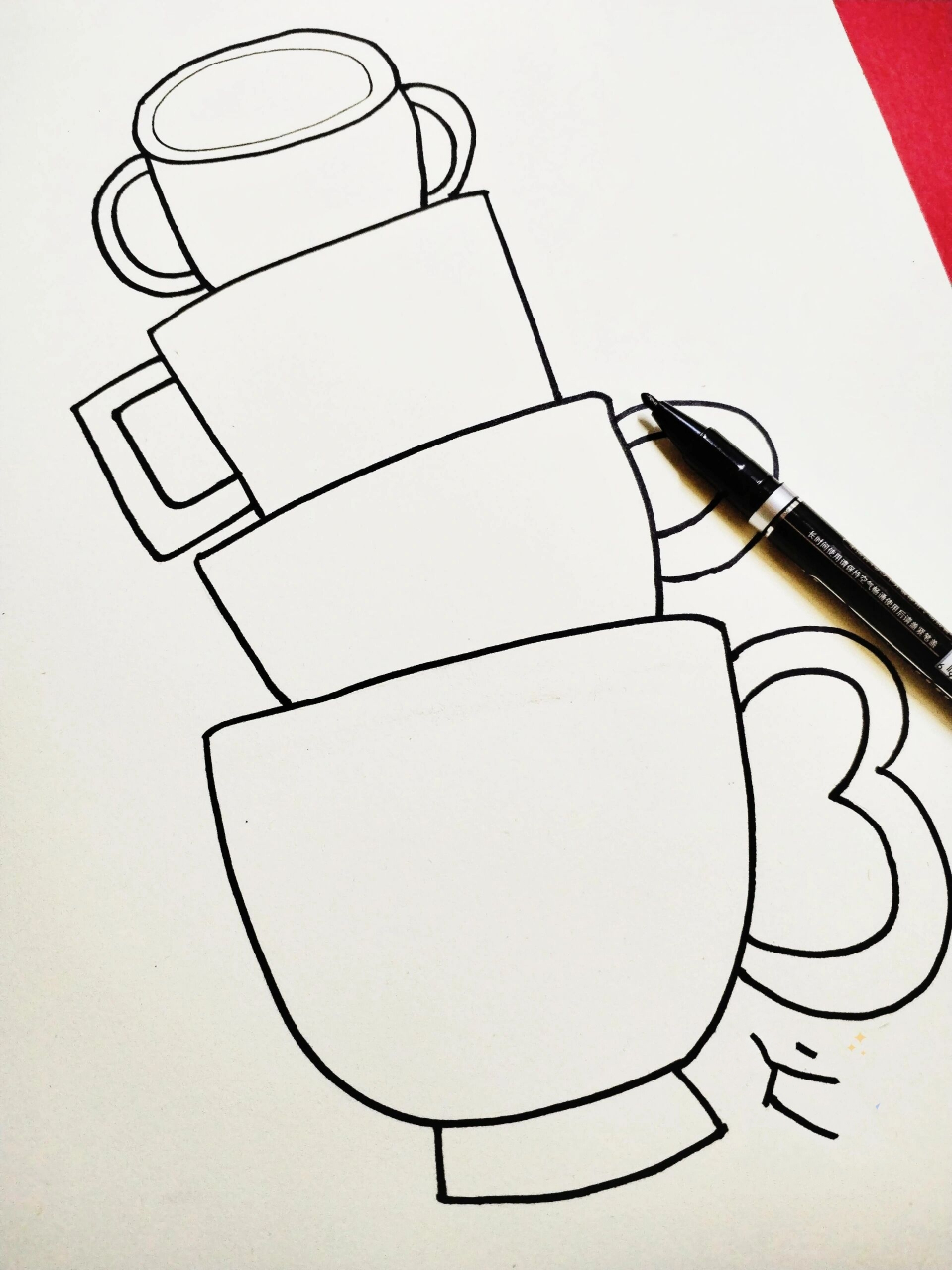 教程【创意儿童画】《好看的杯子》 适龄阶段:6-8岁 绘画材料:马克笔