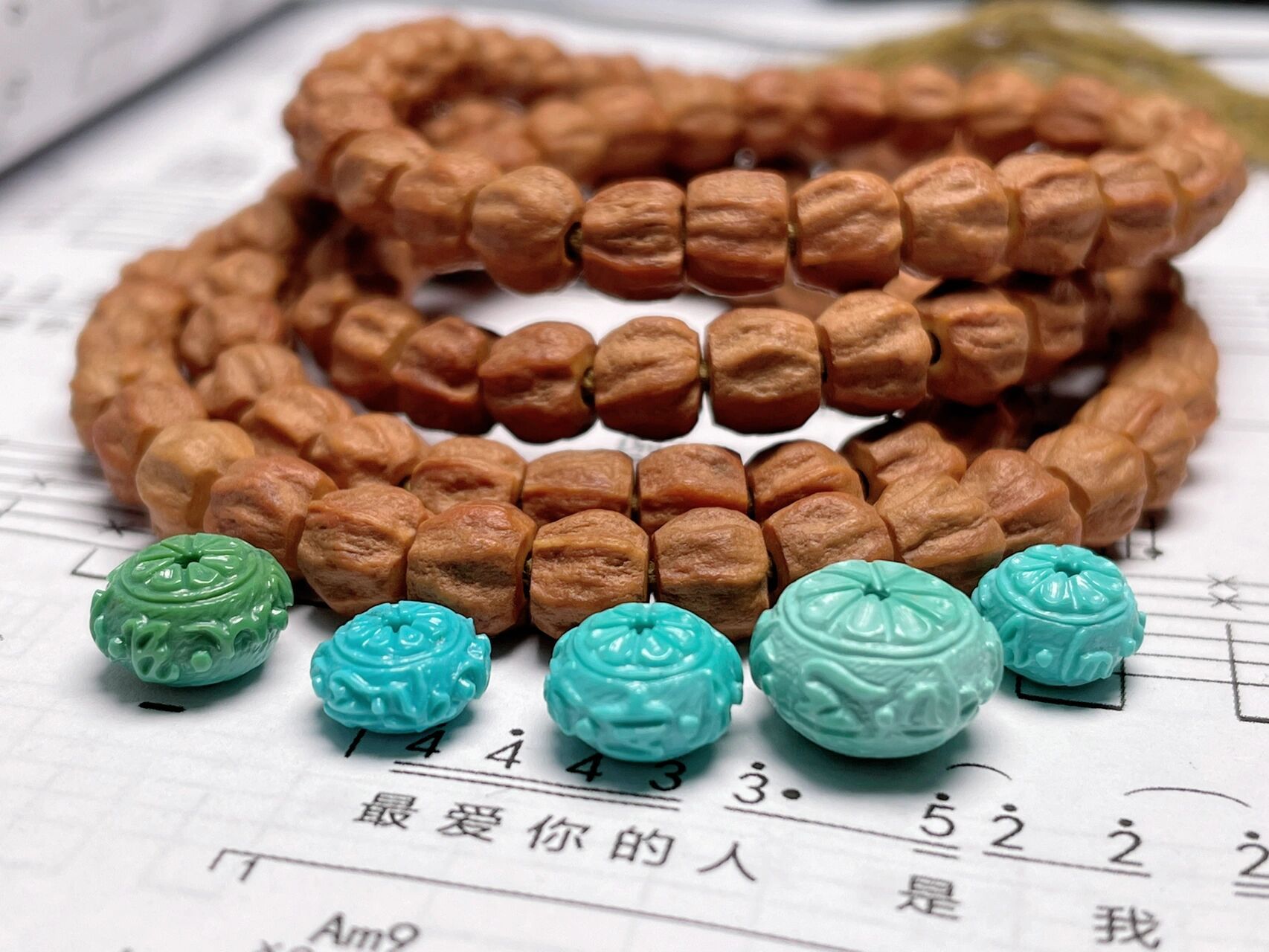 科普贴:绿松石造假方法五:碳酸盐染色 说完粉压,咱们再来说一说染色