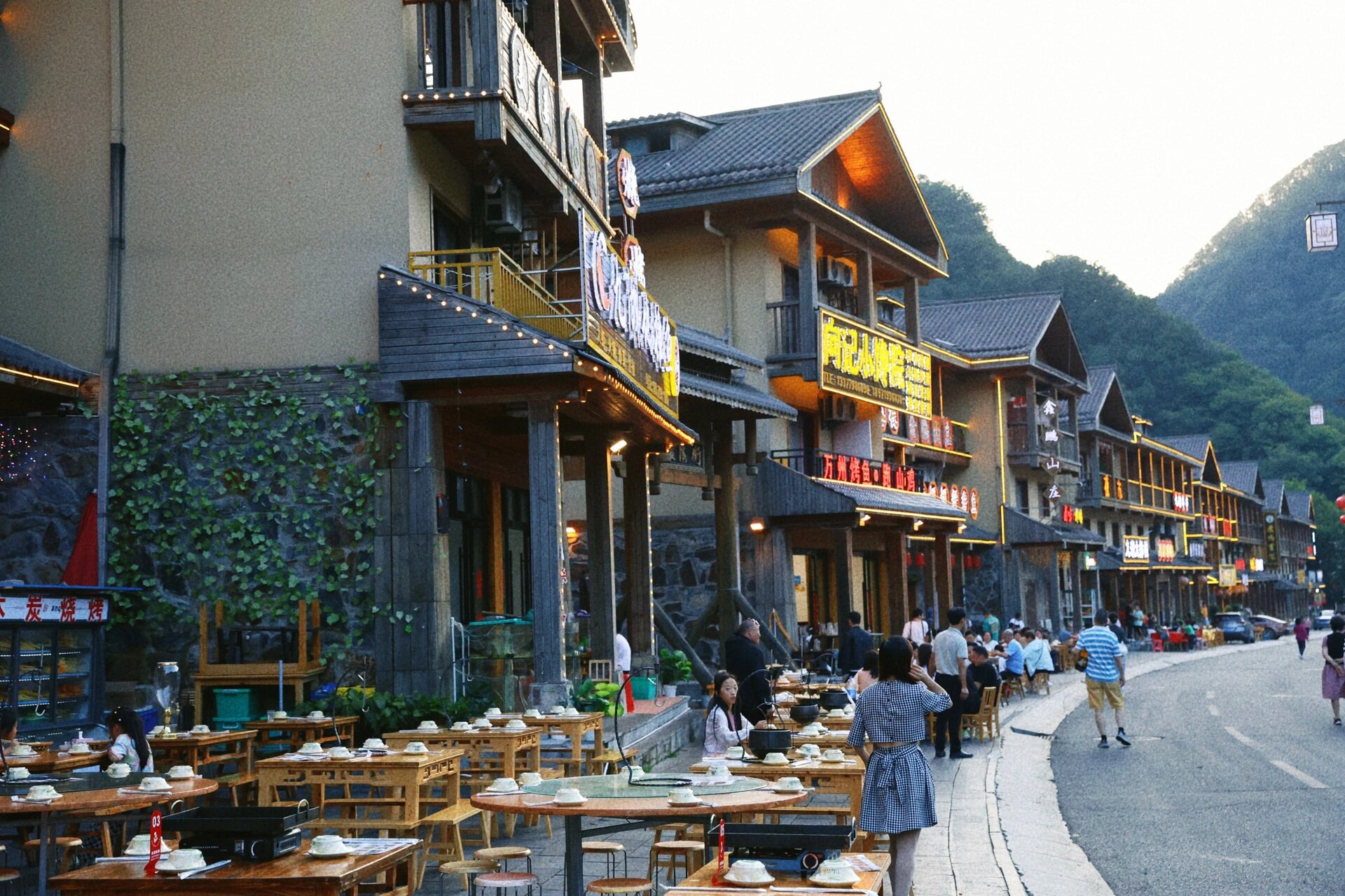 来坪阡古镇度20度的夏天