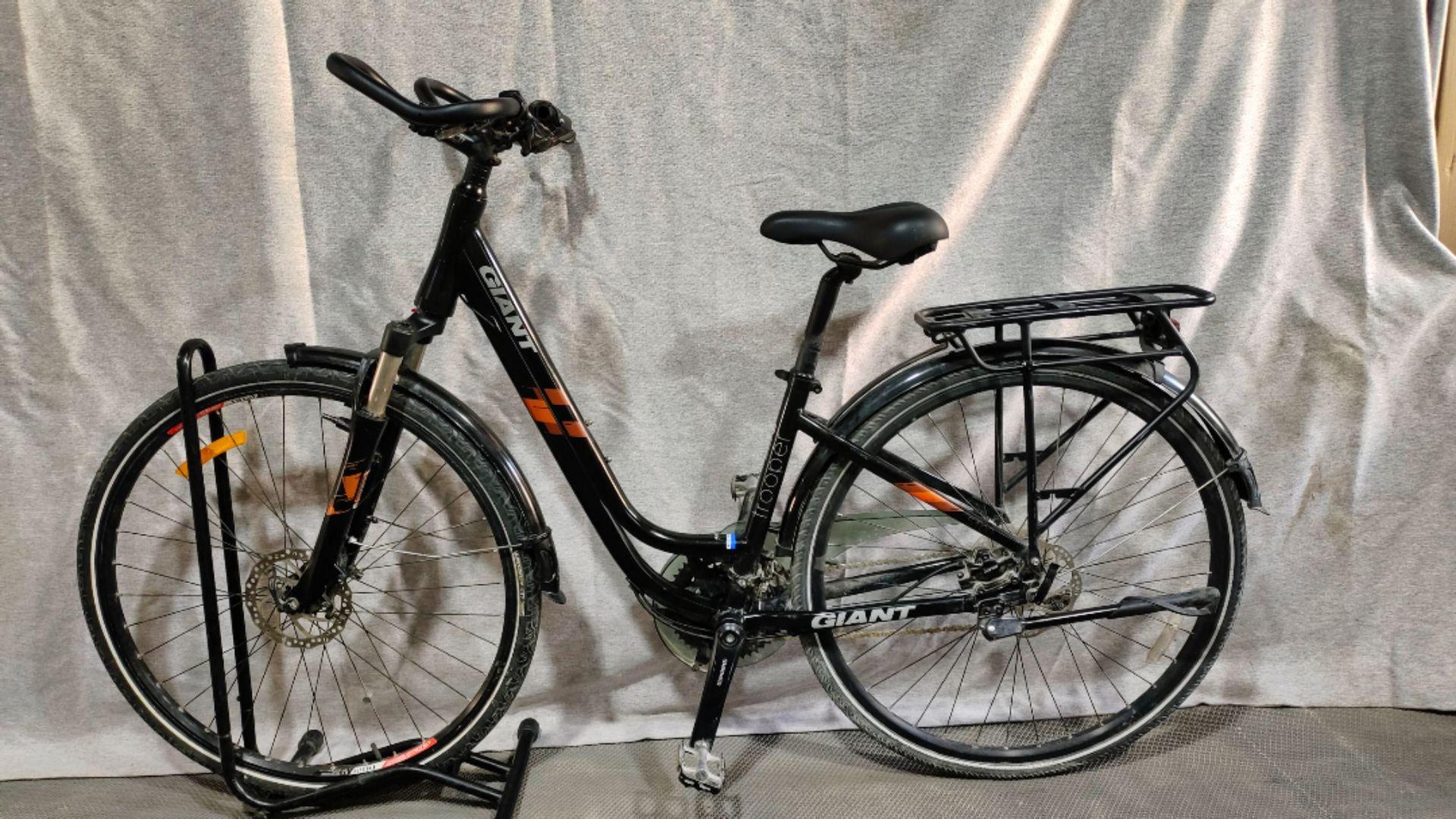 捷安特帝柏5100,27速,油刹,2298元,旅行车喜欢旅行车的朋友来啊,你不