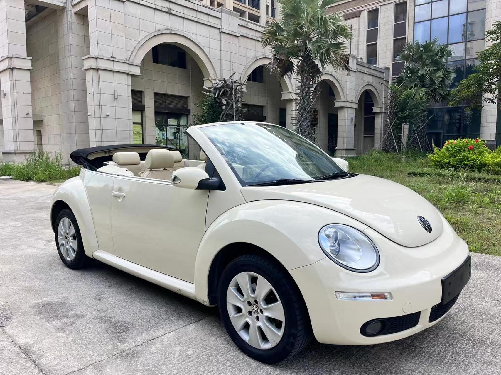 大众甲壳虫敞篷版. 自动折叠后视镜,座椅加热,真皮方向盘