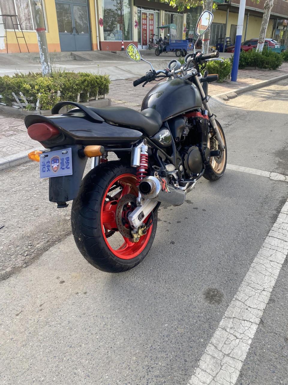 铃木英祖玛400,发动机冷热好启动,4缸发动机,价格便宜,现在只需要3888