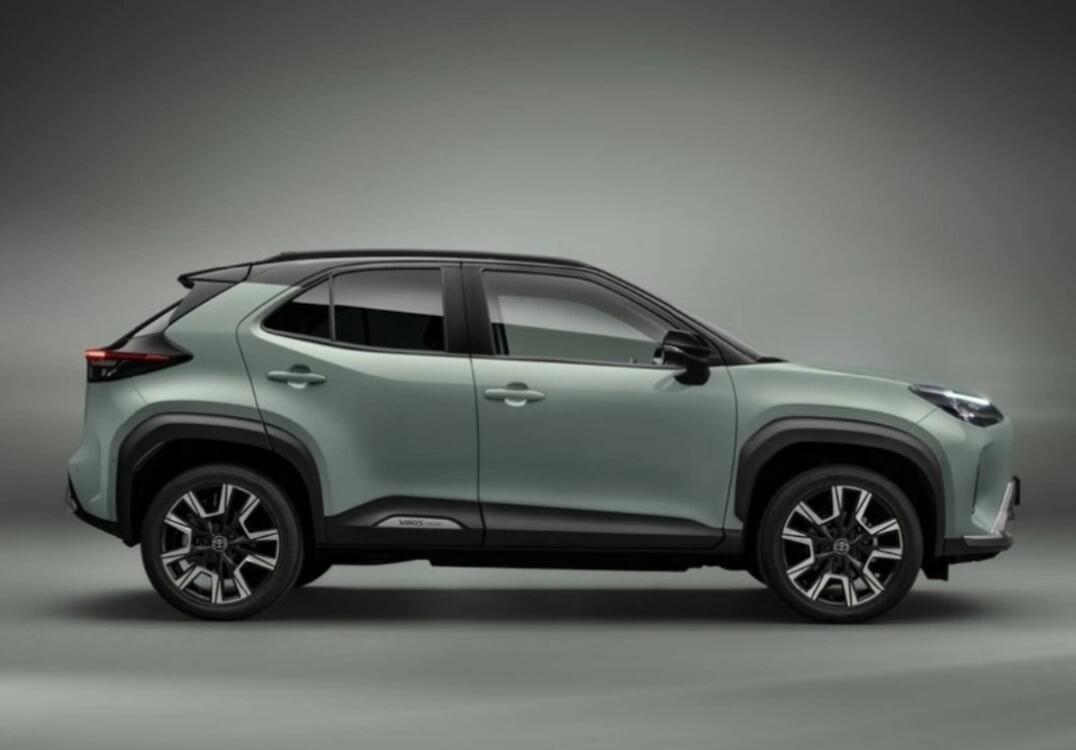 2024款97 丰田正在加强广受欢迎的雅力士十字车型(yaris cross)的每