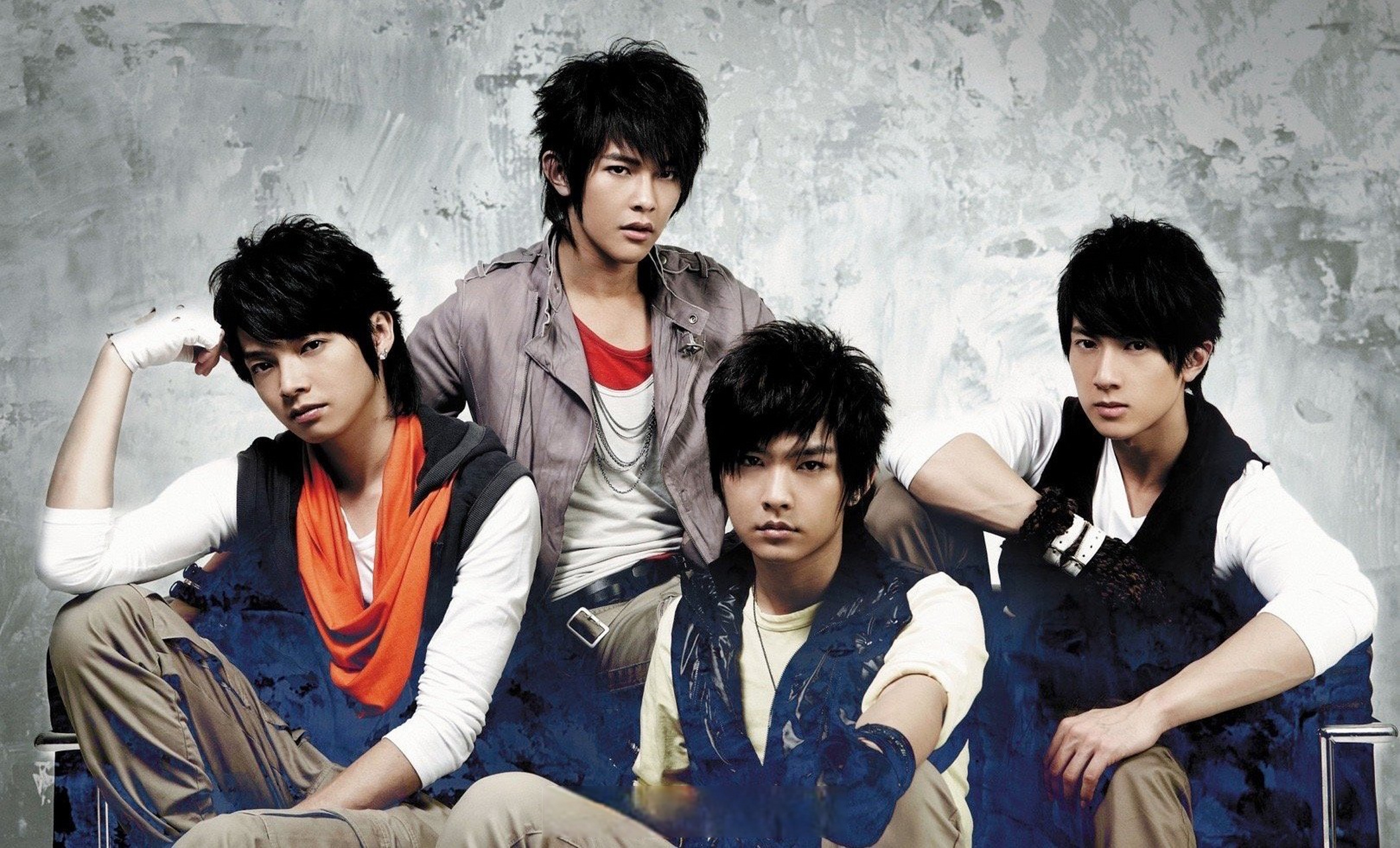 飞轮海当年人气排名#吴尊>炎亚纶>汪东城> 辰亦儒,这是你心目中