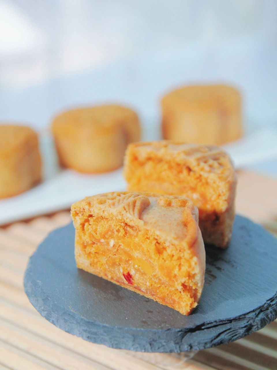 97私房爆款7515金沙咸蛋黄肉松月饼7515料足好吃 这个月饼