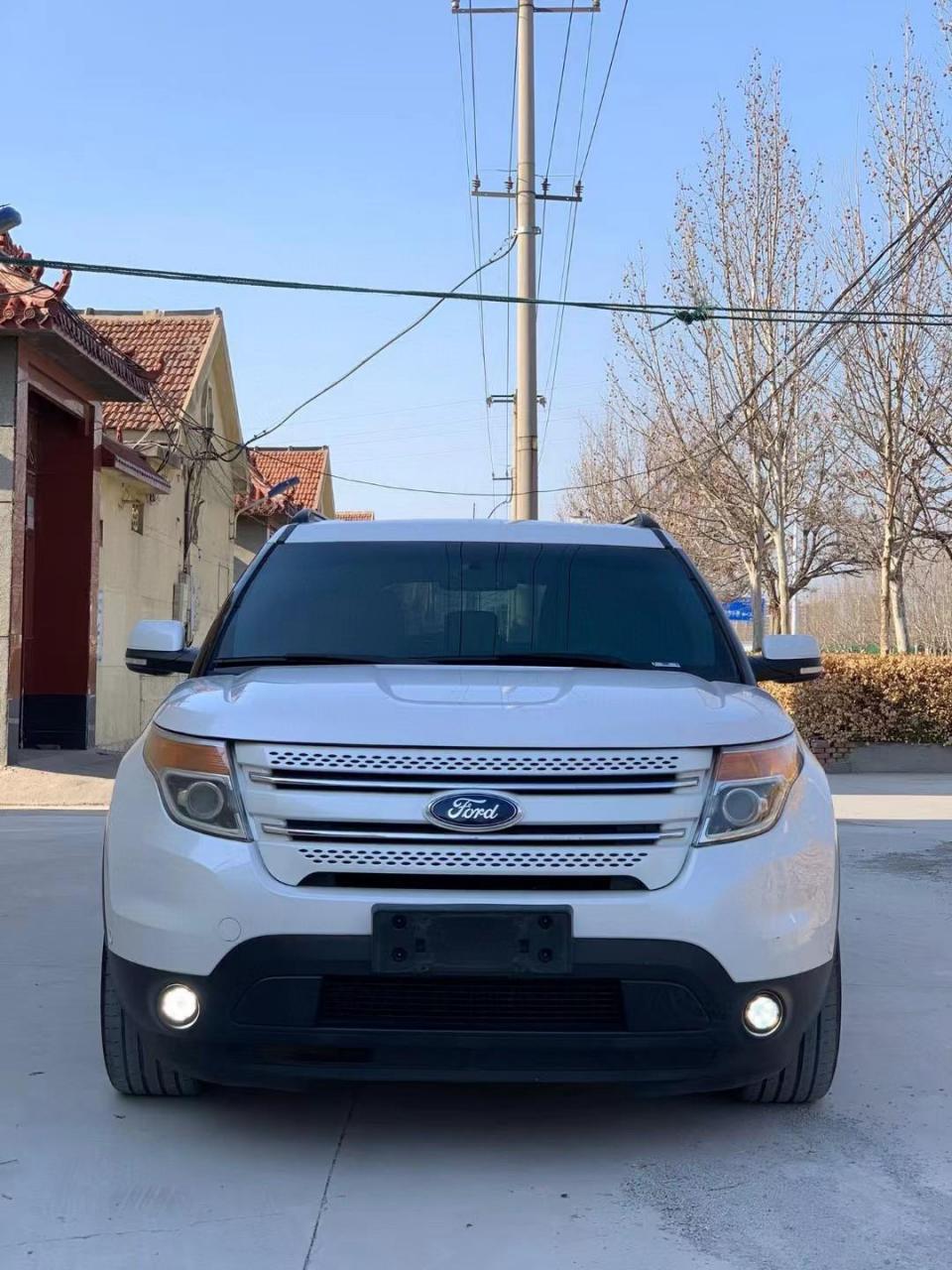 全款七万大,支持分期       到家2014年6月福特探险者 ,3.