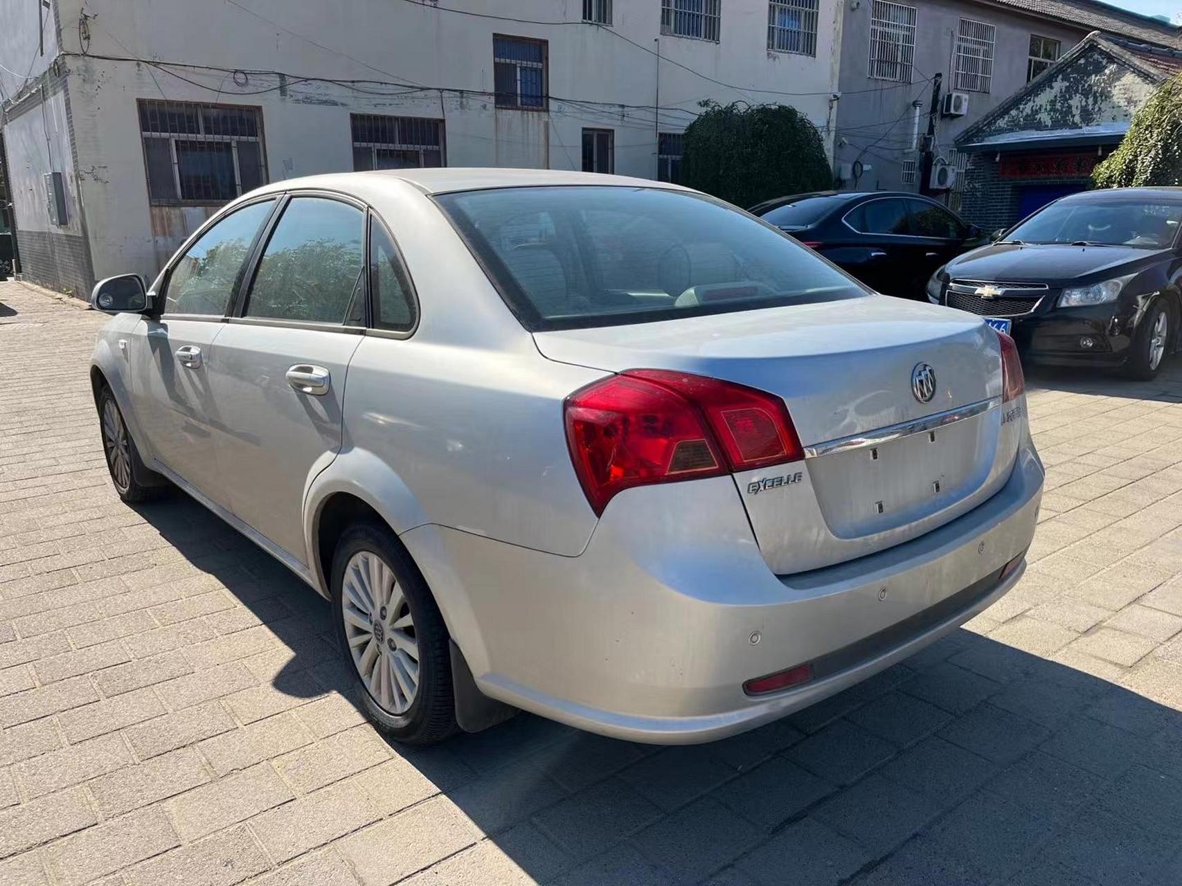 17年别克凯越1.5手动高配.真皮座椅带天窗,前后原版,发变无敌