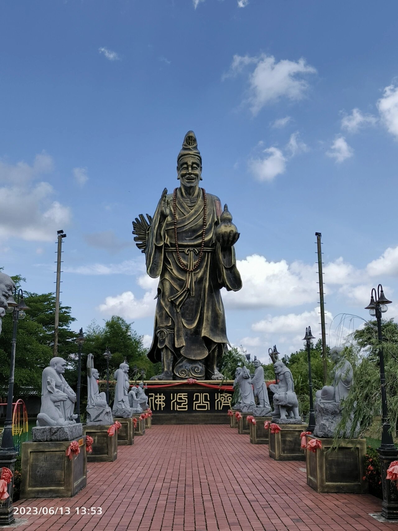 9890永平68尺高济公活佛庙