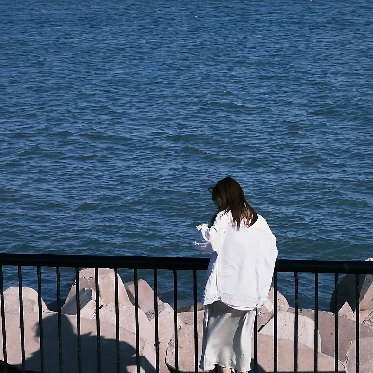 富士蓝,海边头像 想去看海,早也去,晚也去,一个人也去. 	 原创