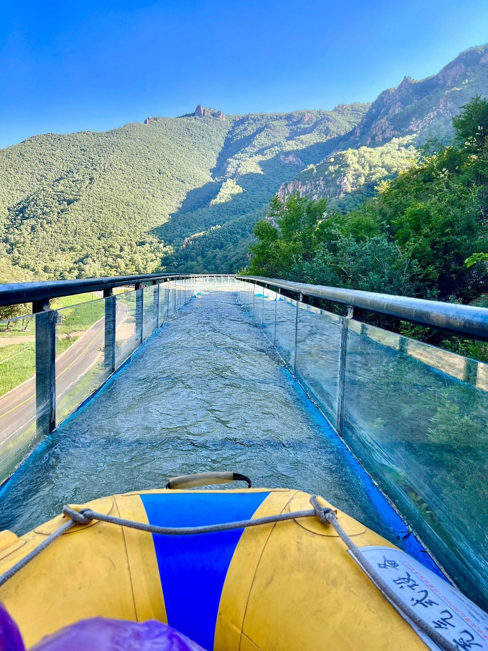 周末和朋友们的短途游玩  一起去了红召九龙湾!