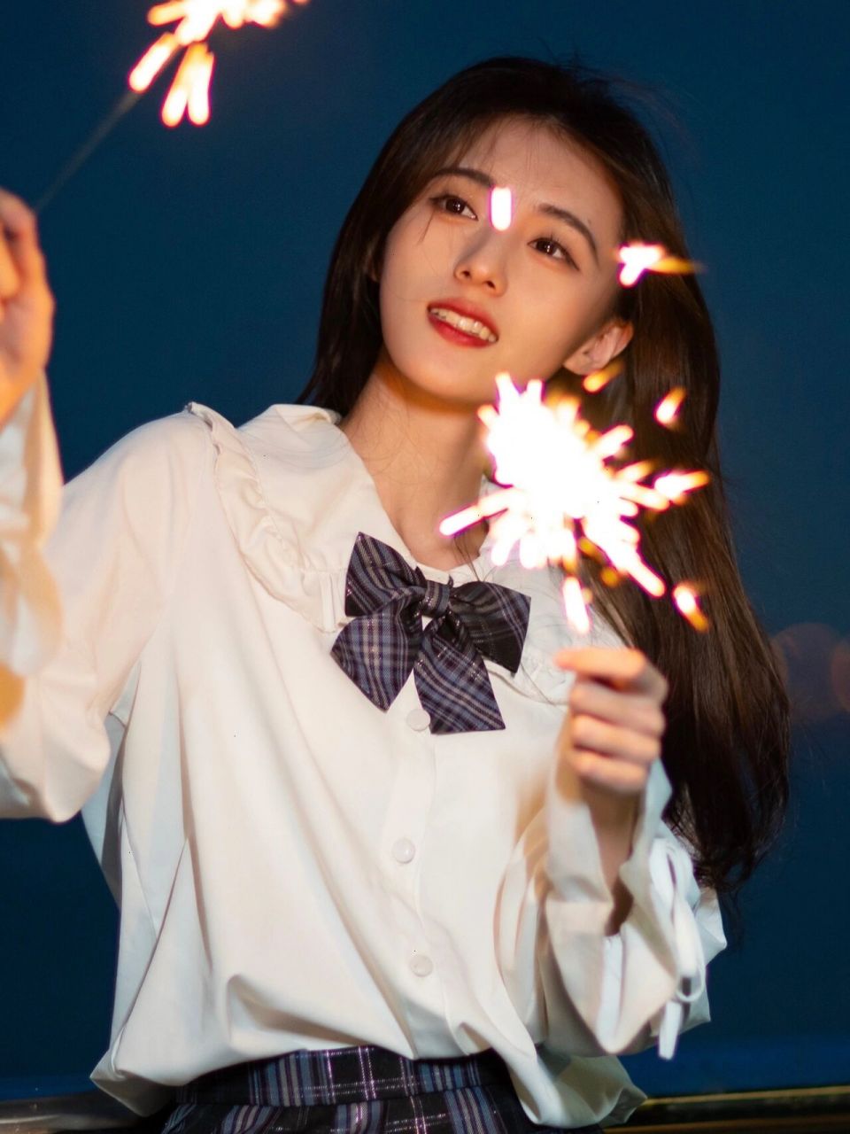 这是我 这不是鞠婧祎 看见有人发我的图片我来澄清一下这是我 我没有