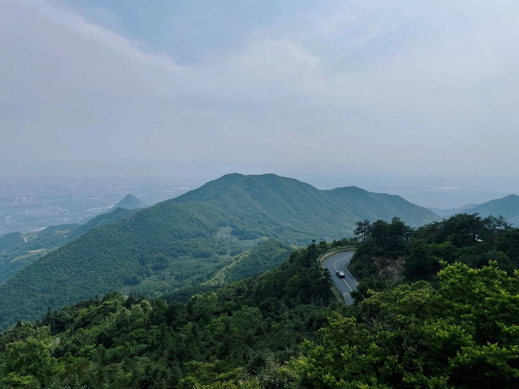 金华北山最佳拍摄点 等了好久,没有等到红色的车车 如果是一辆红色的