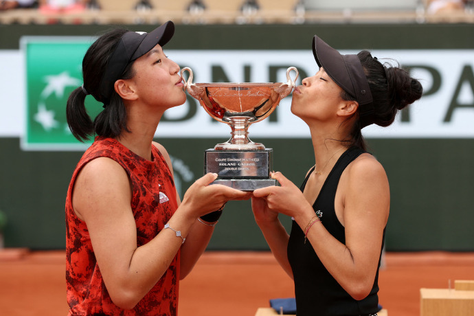 斯瓦泰克强势复仇莱巴金娜世界网球洲际对抗赛旗开得胜今天强碰王欣瑜2025中国网球公开赛_中网赛程签表+直播比分一网打尽