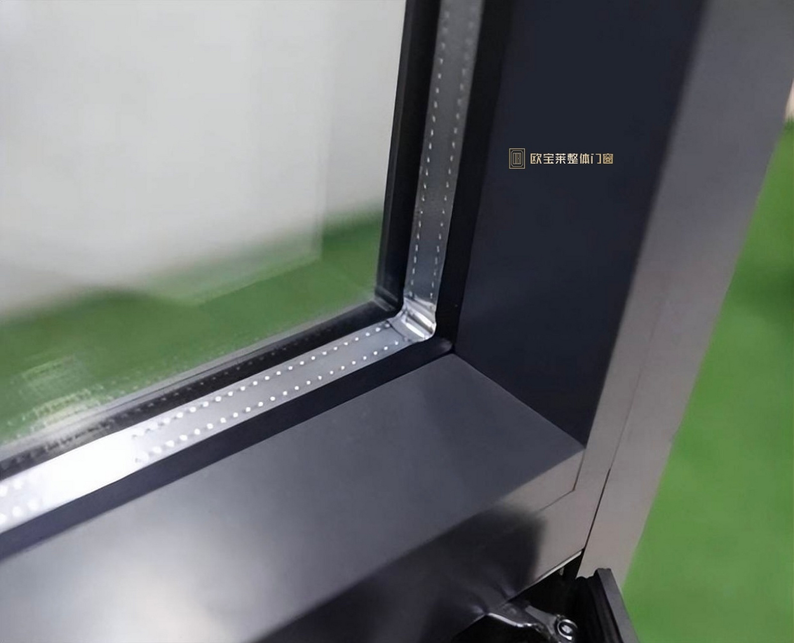 【知识科普】铝条一体弯折技术 采用中空铝条一体弯折技术搭配分子筛