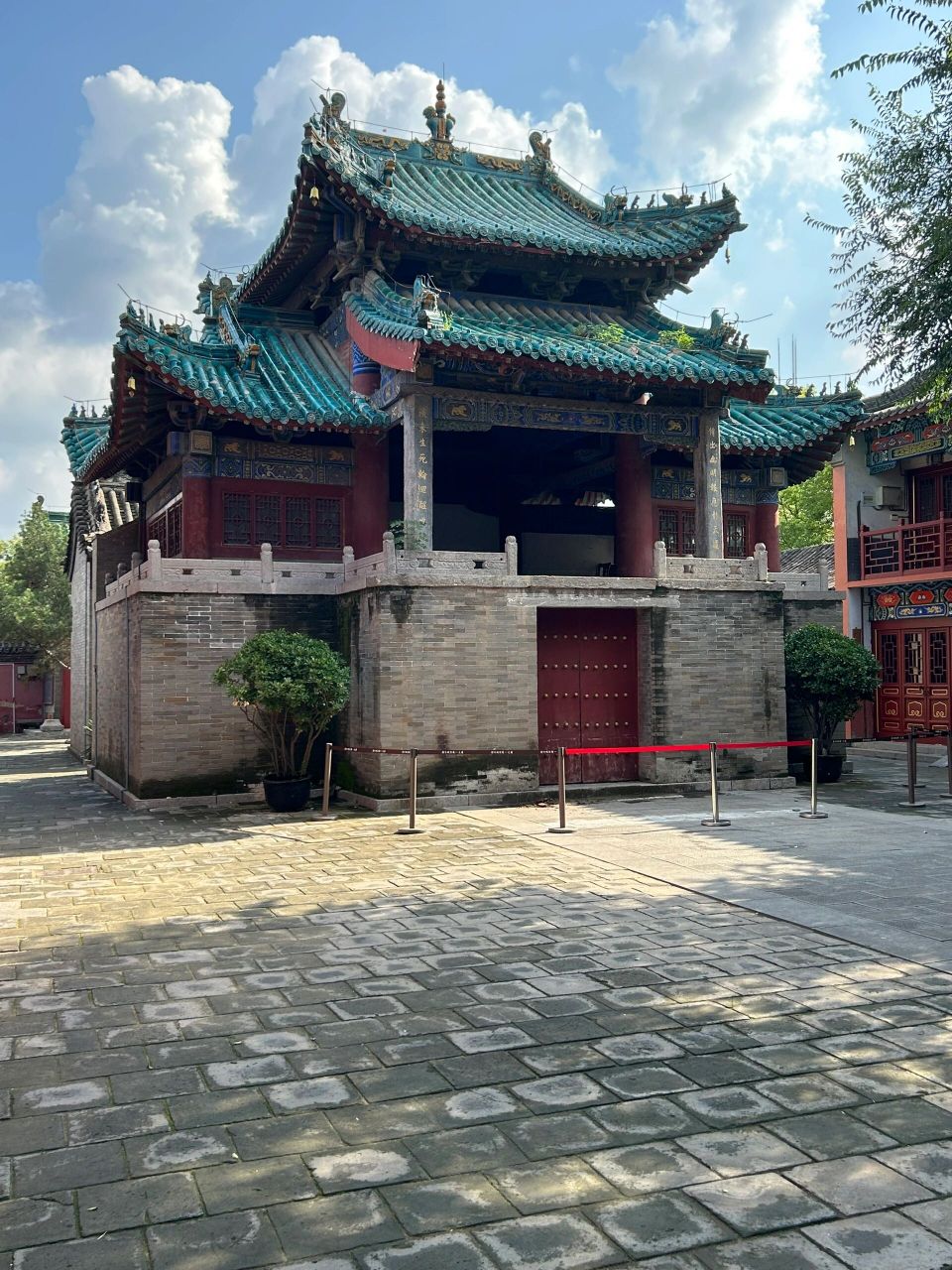一日打卡郑州市古建和地标 郑州城隍庙的孔雀蓝戏台,清真寺郑州北大寺