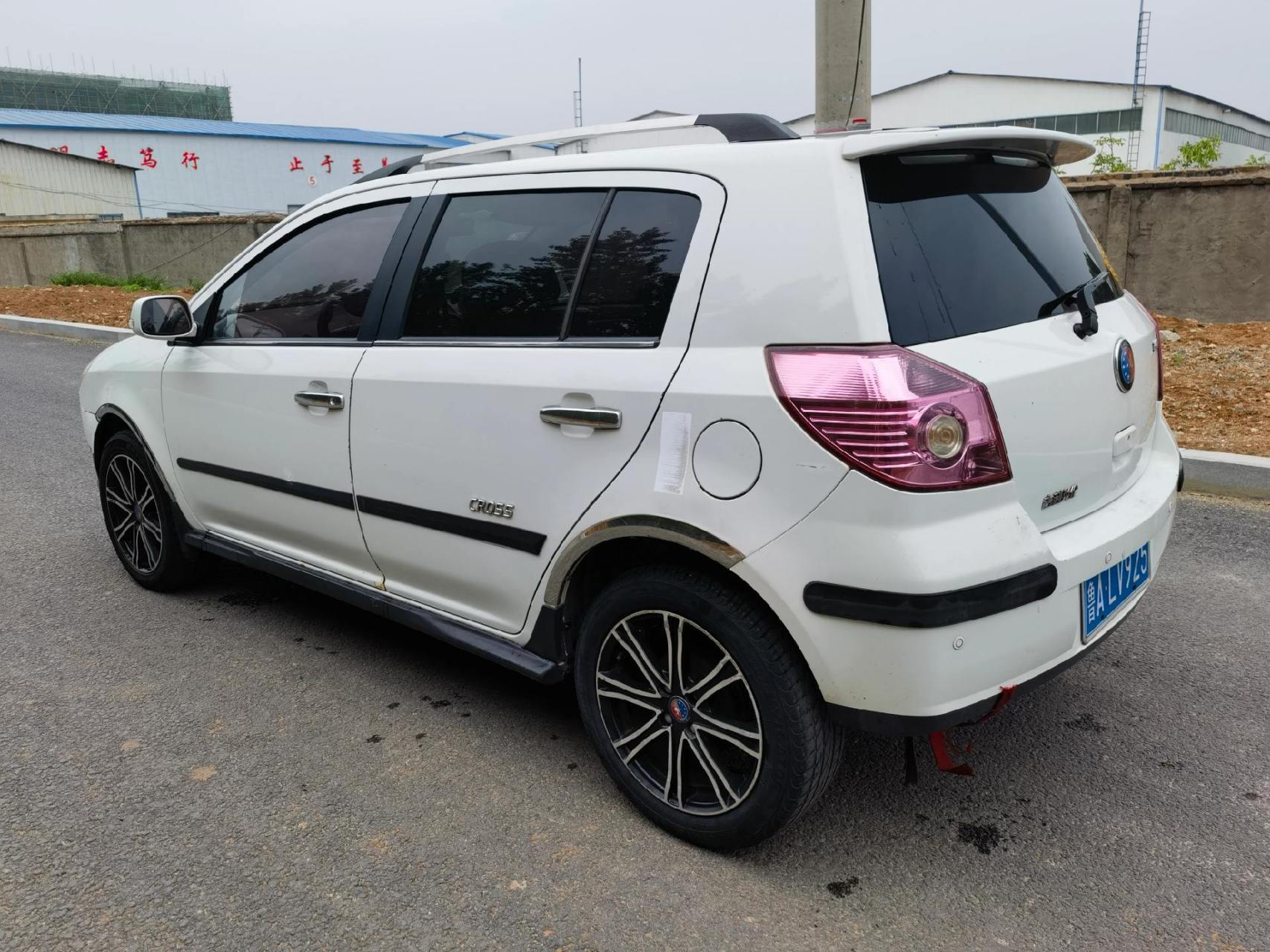 新到13极品年吉利英伦金鹰,济南一手户,原版原漆,实表六万公里,非常好